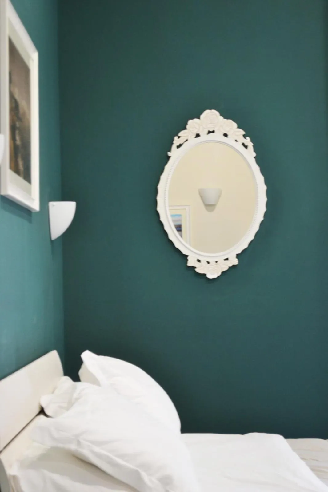 Bedroom, Bed in Il Viaggio di Dante Historical Center