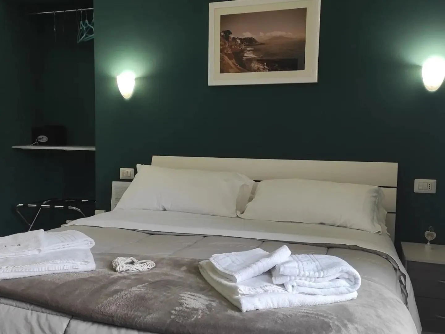 Bed in Il Viaggio di Dante Historical Center