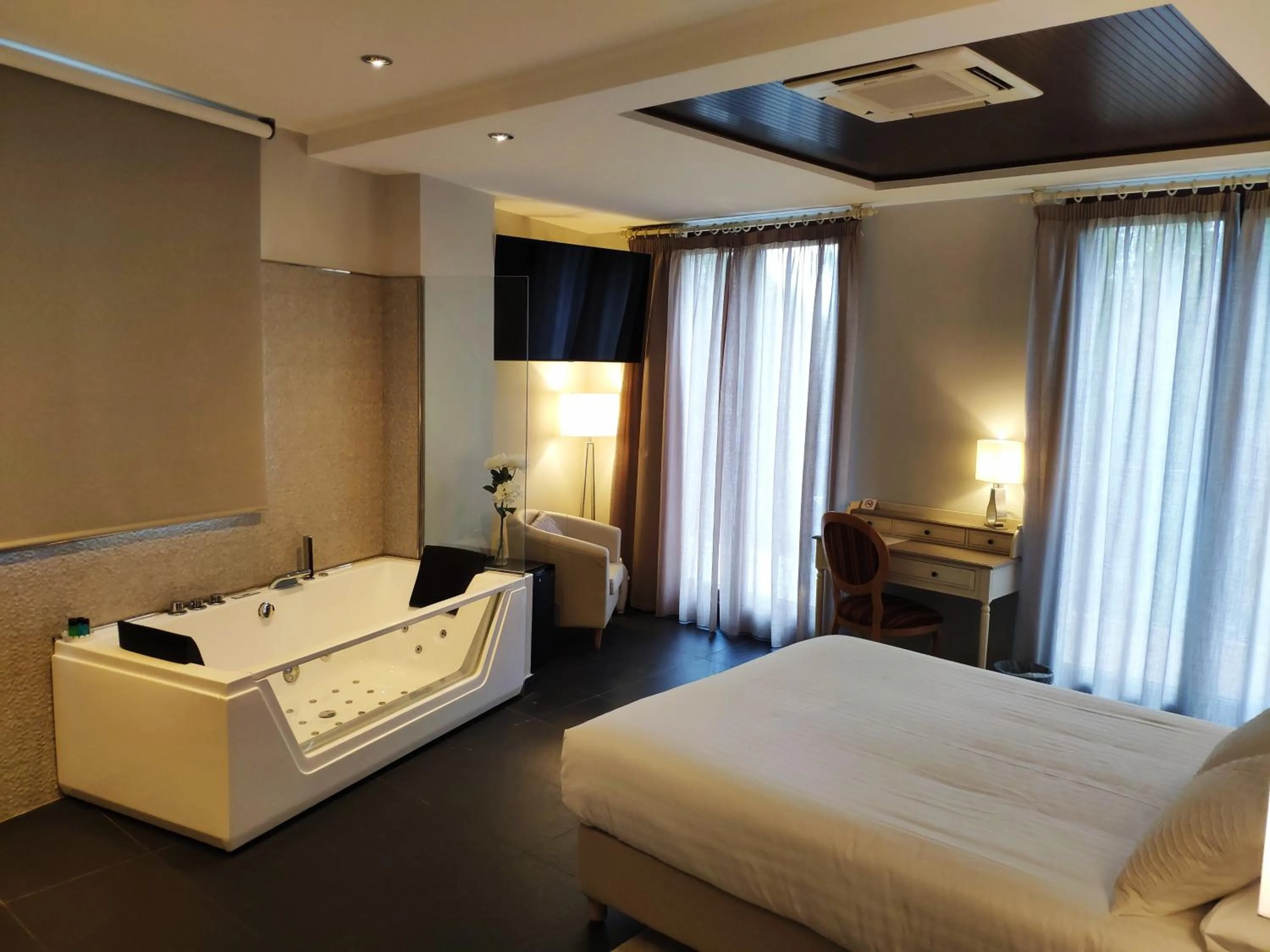 Bed in Hotel Puerta del Arco