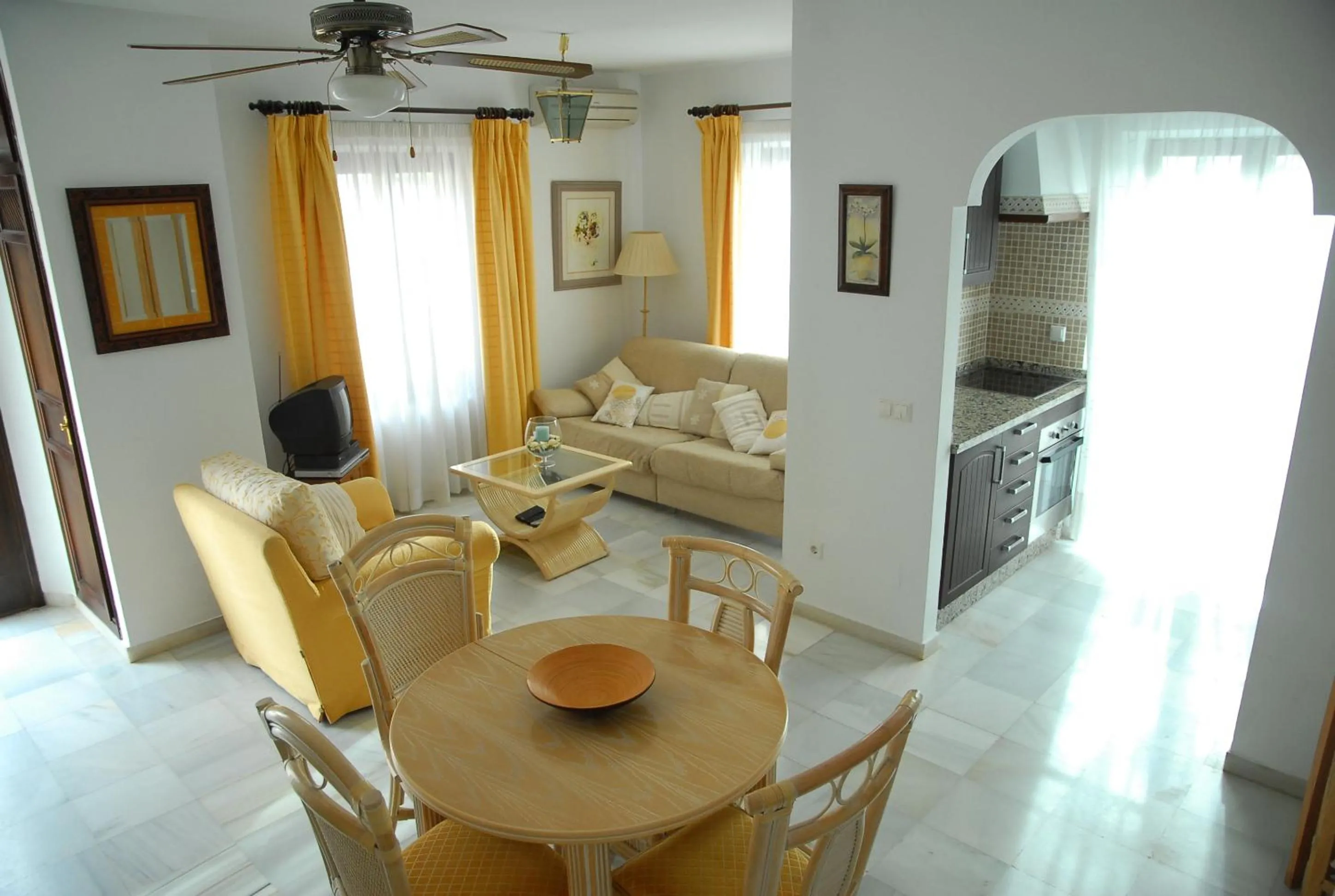 Communal lounge/ TV room in Mijas Pueblo Apartment