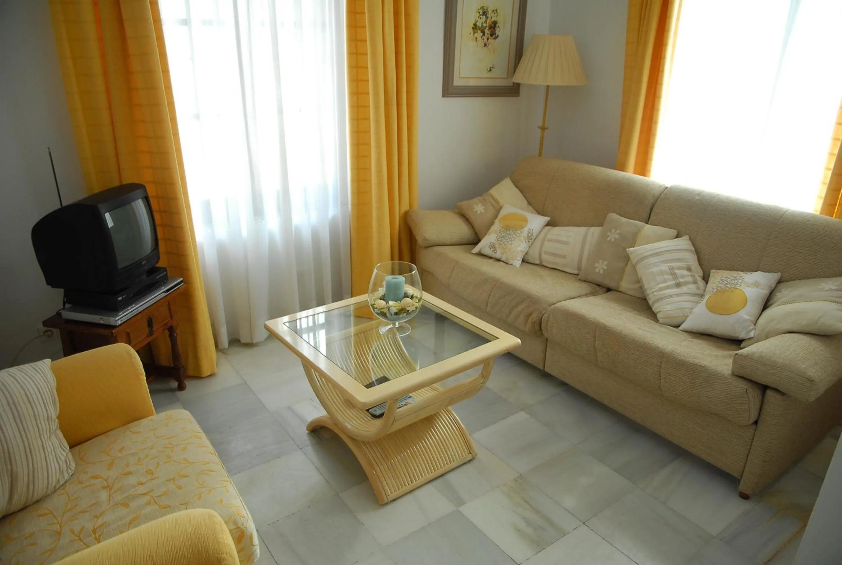Communal lounge/ TV room in Mijas Pueblo Apartment