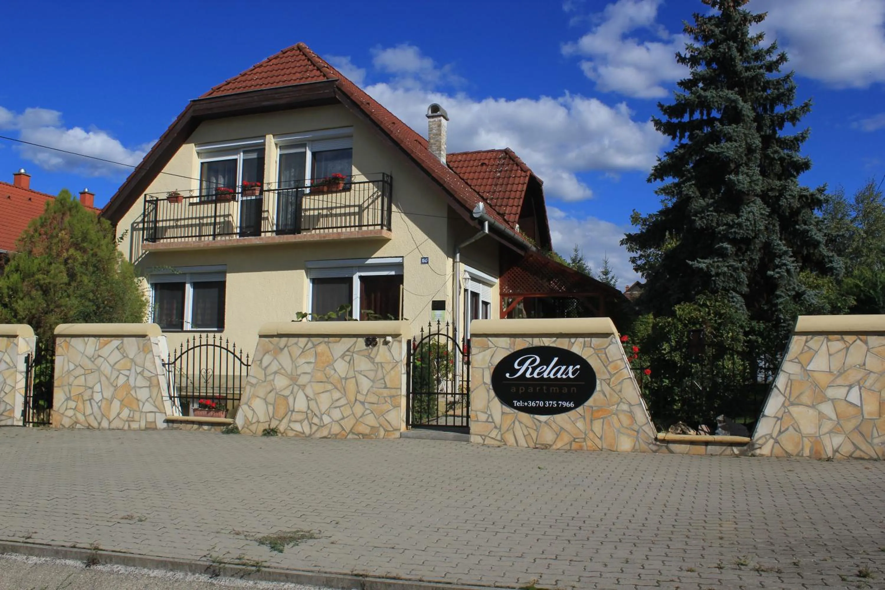 Property building in RELAX Apartman