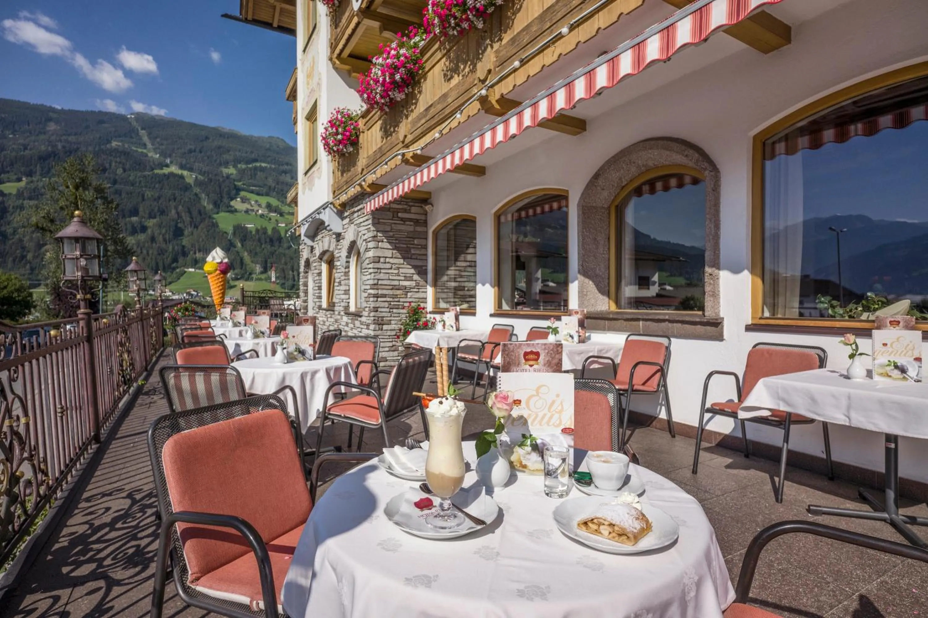 Balcony/Terrace in Hotel Riedl im Zillertal