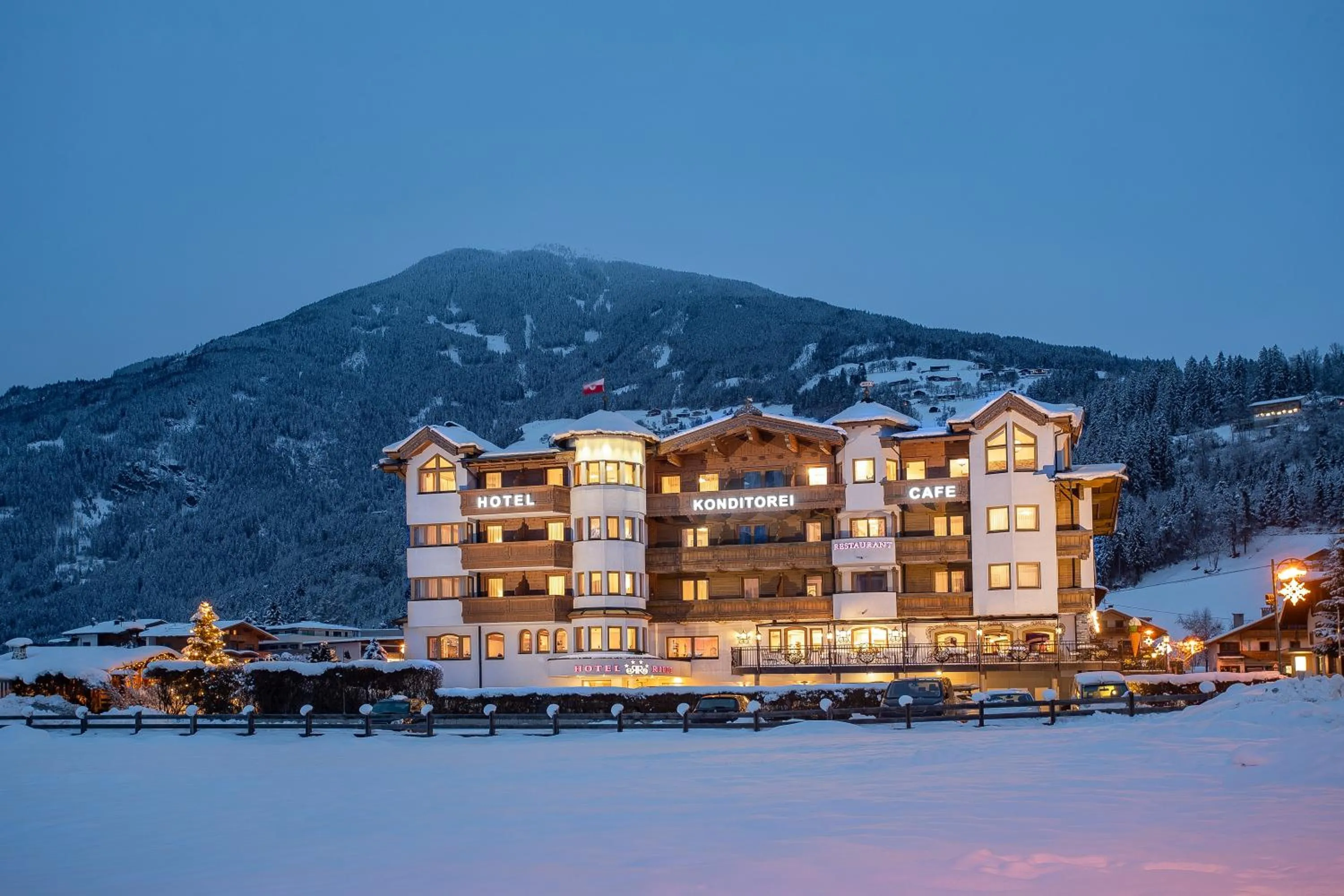 Property building in Hotel Riedl im Zillertal