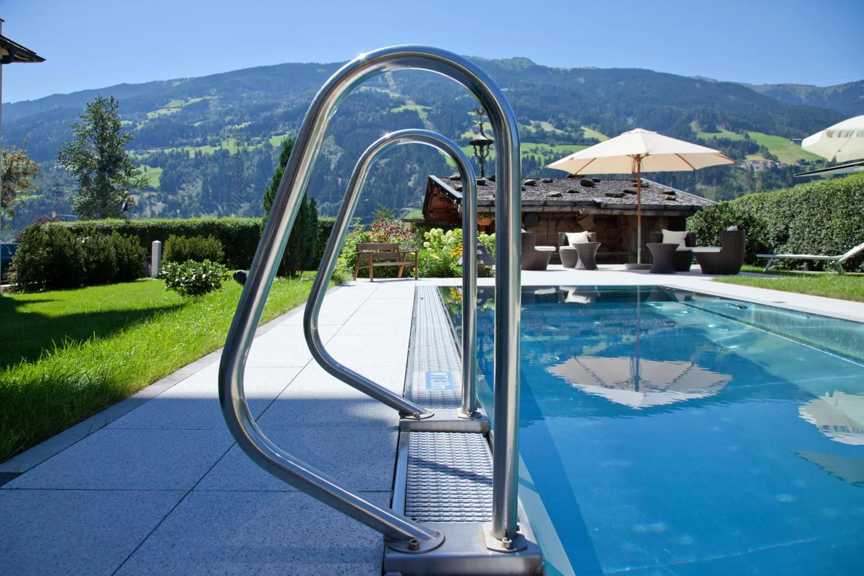 Swimming pool in Hotel Riedl im Zillertal