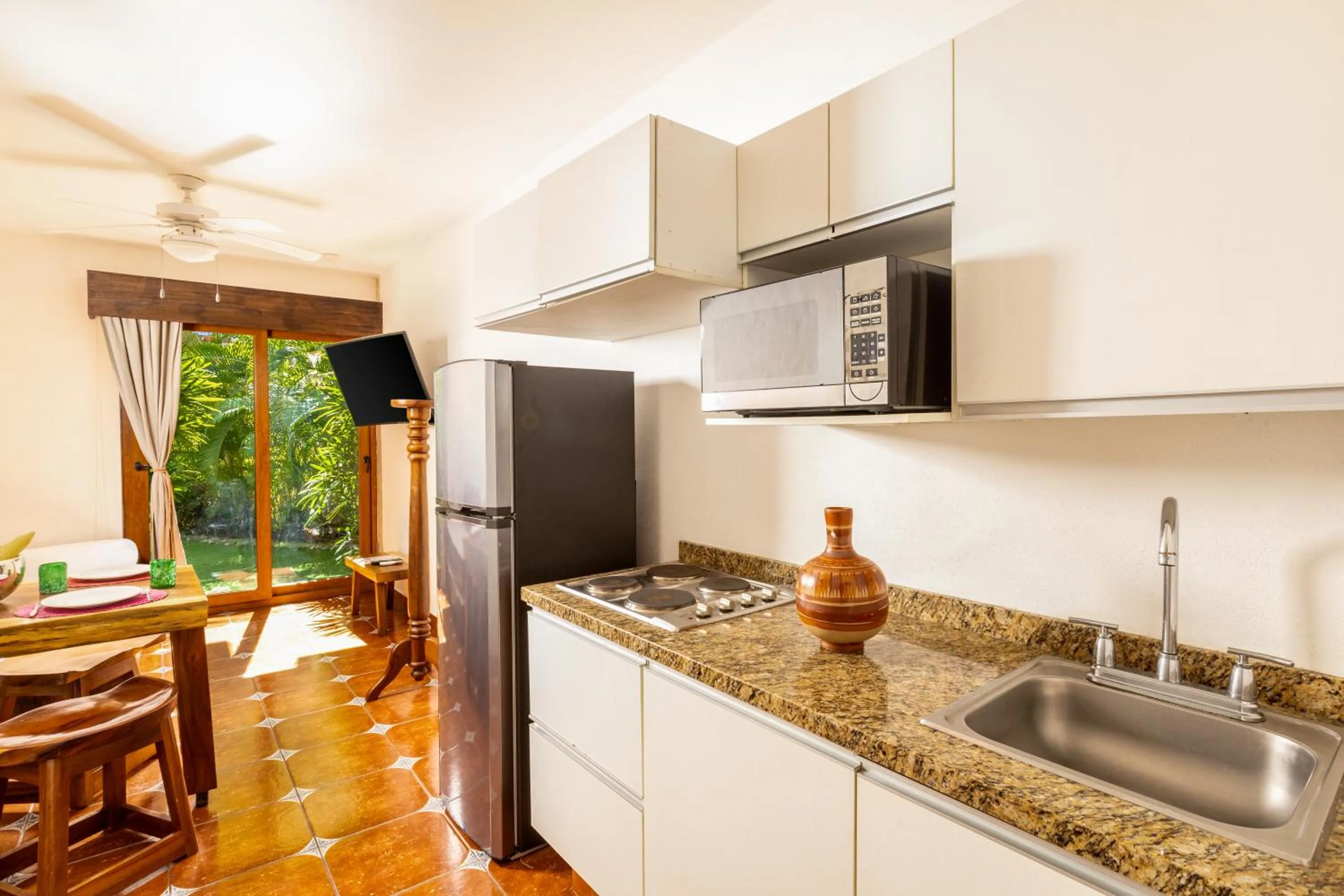 Kitchen or kitchenette in Casa Lotería -Pueblito Sayulita- Colorful, Family and Relax Experience with Private Parking and Pool