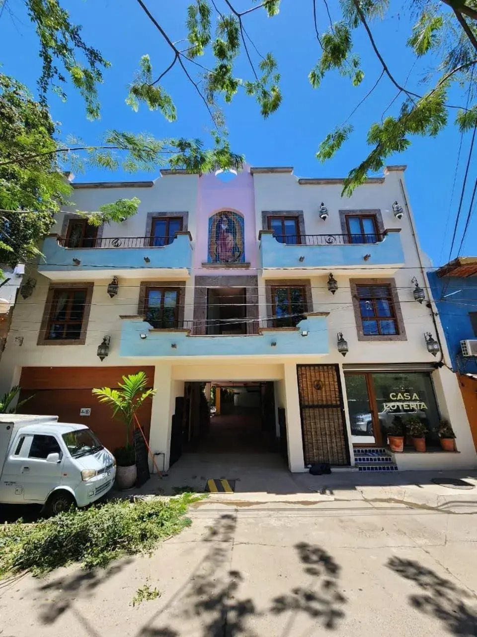 Property building in Casa Lotería -Pueblito Sayulita- Colorful, Family and Relax Experience with Private Parking and Pool Property building in Casa Lotería -Pueblito Sayulita- Colorful, Family and Relax Experience with Private Parking and Pool