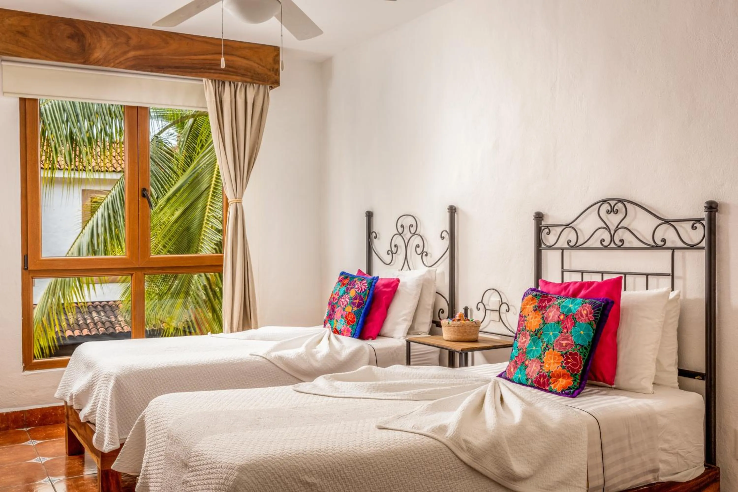Bed in Casa Lotería -Pueblito Sayulita- Colorful, Family and Relax Experience with Private Parking and Pool