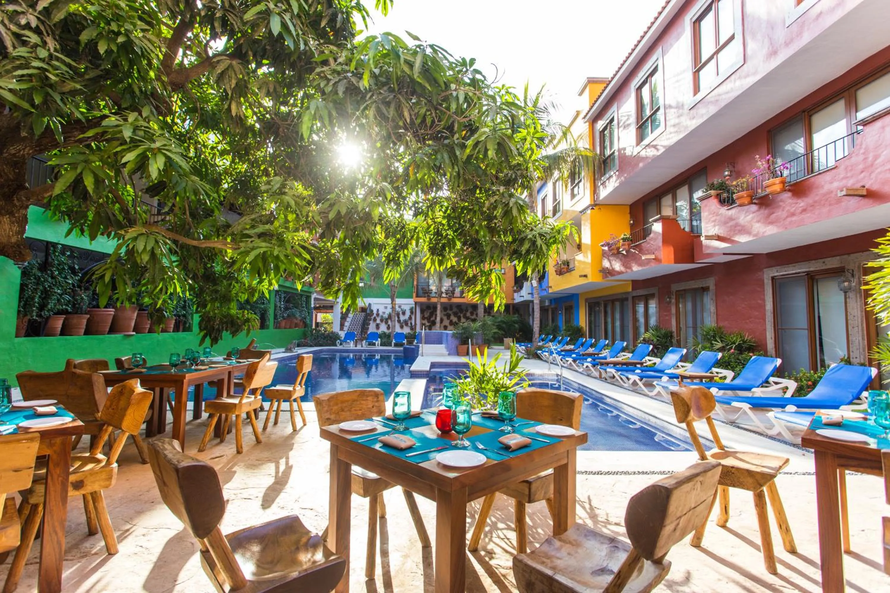 Patio in Casa Lotería -Pueblito Sayulita- Colorful, Family and Relax Experience with Private Parking and Pool