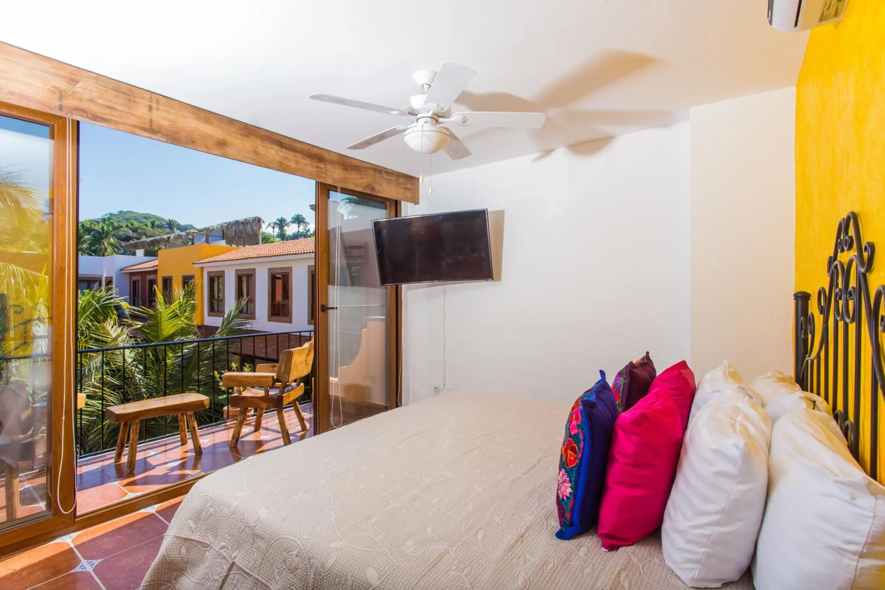 Balcony/Terrace, Bed in Casa Lotería -Pueblito Sayulita- Colorful, Family and Relax Experience with Private Parking and Pool Balcony/Terrace, Bed in Casa Lotería -Pueblito Sayulita- Colorful, Family and Relax Experience with Private Parking and Pool