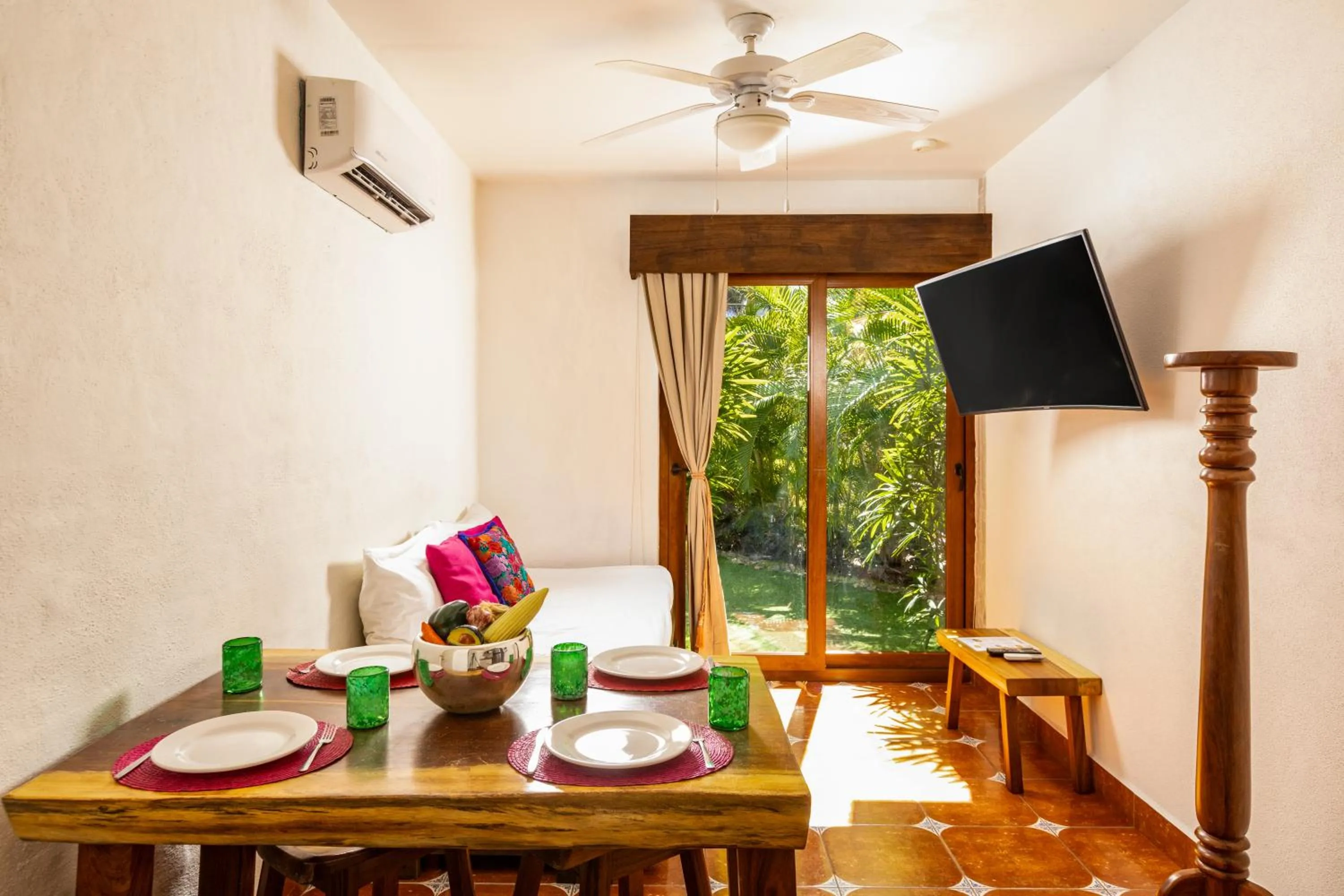 TV and multimedia in Casa Lotería -Pueblito Sayulita- Colorful, Family and Relax Experience with Private Parking and Pool