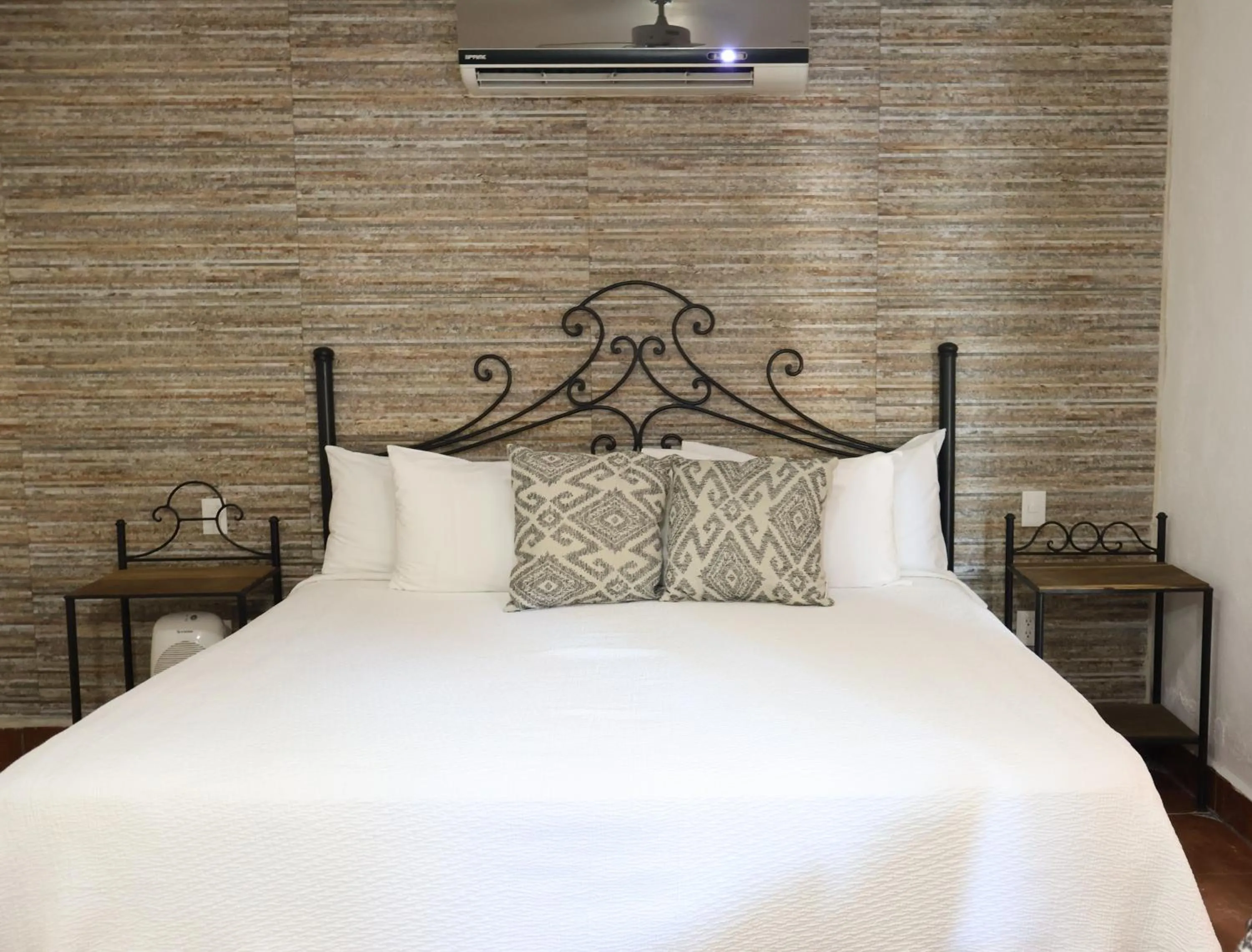 Bed in Casa Lotería -Pueblito Sayulita- Colorful, Family and Relax Experience with Private Parking and Pool