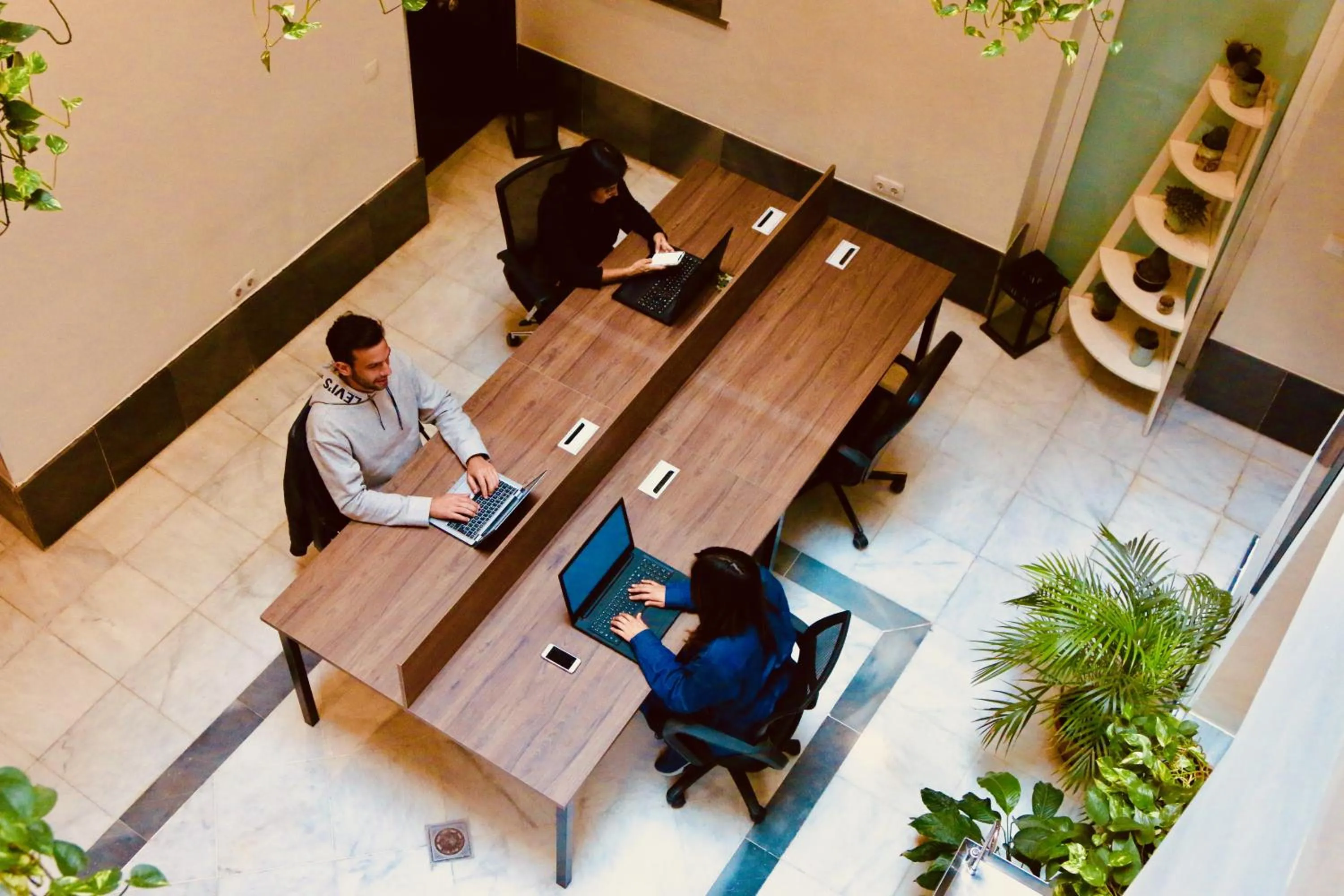 Communal lounge/ TV room in JOY Setas Coworking