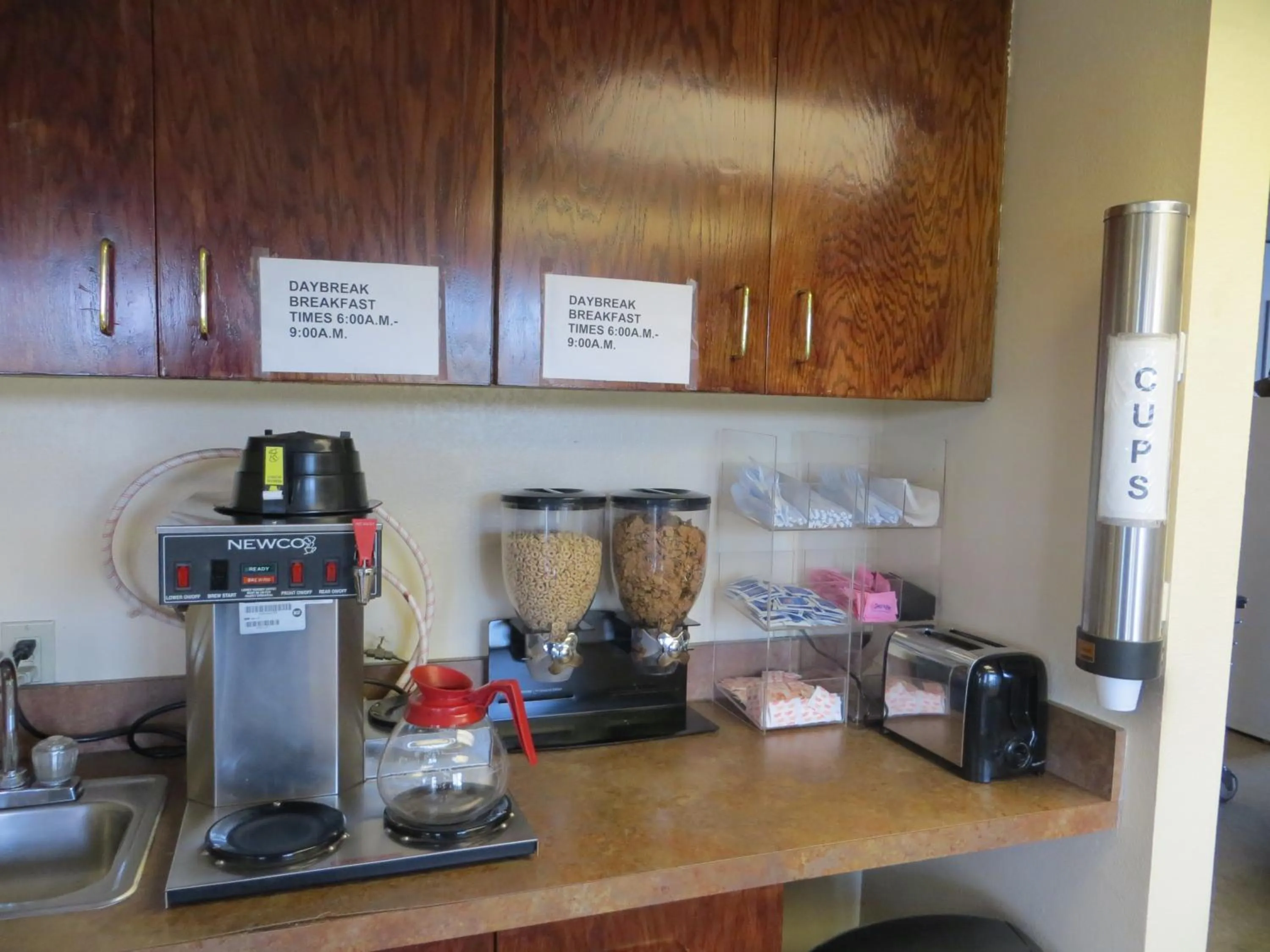 Continental breakfast in Motel 6-Ozark, AR
