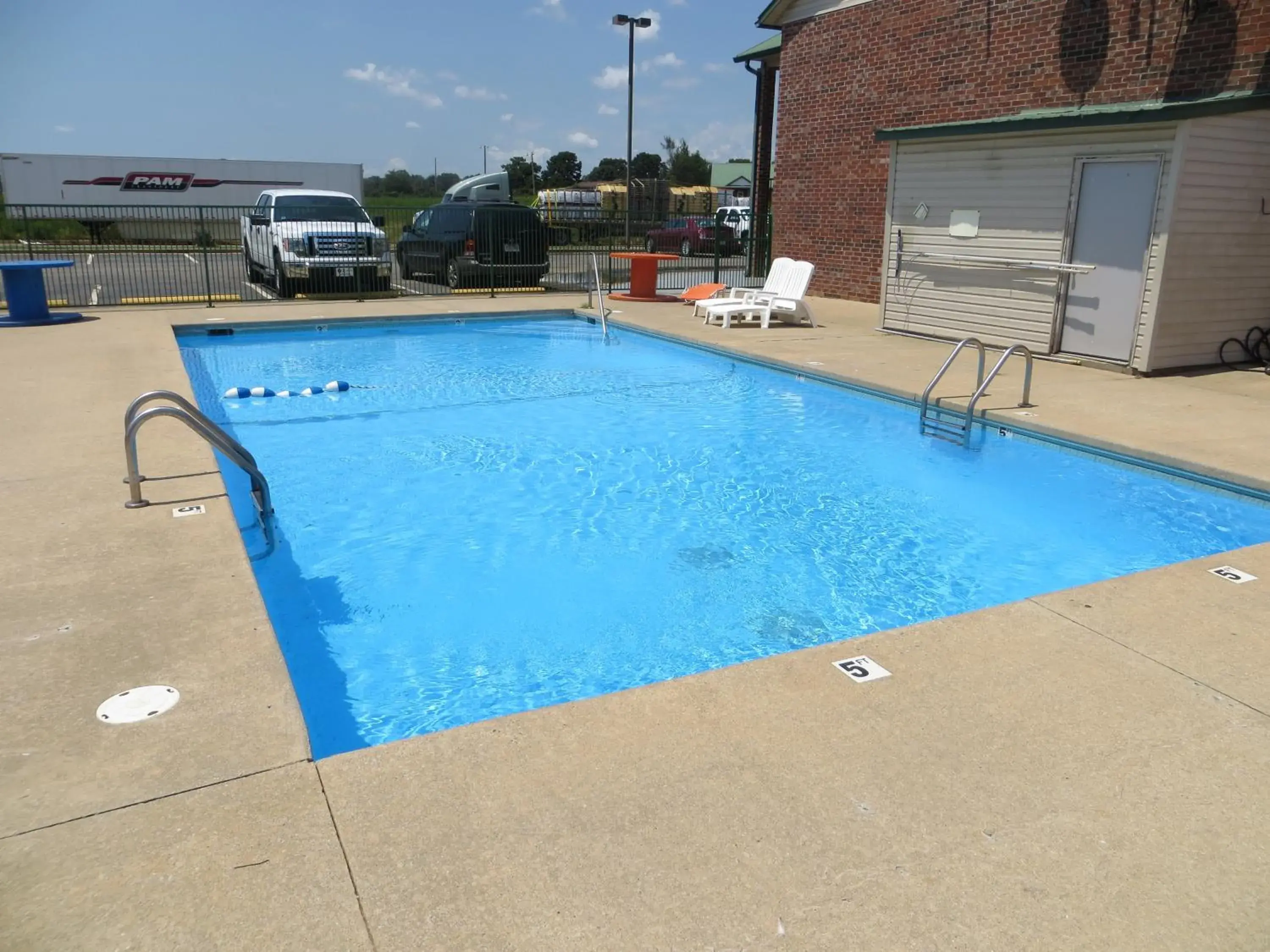 Swimming pool in Motel 6-Ozark, AR Swimming pool in Motel 6-Ozark, AR