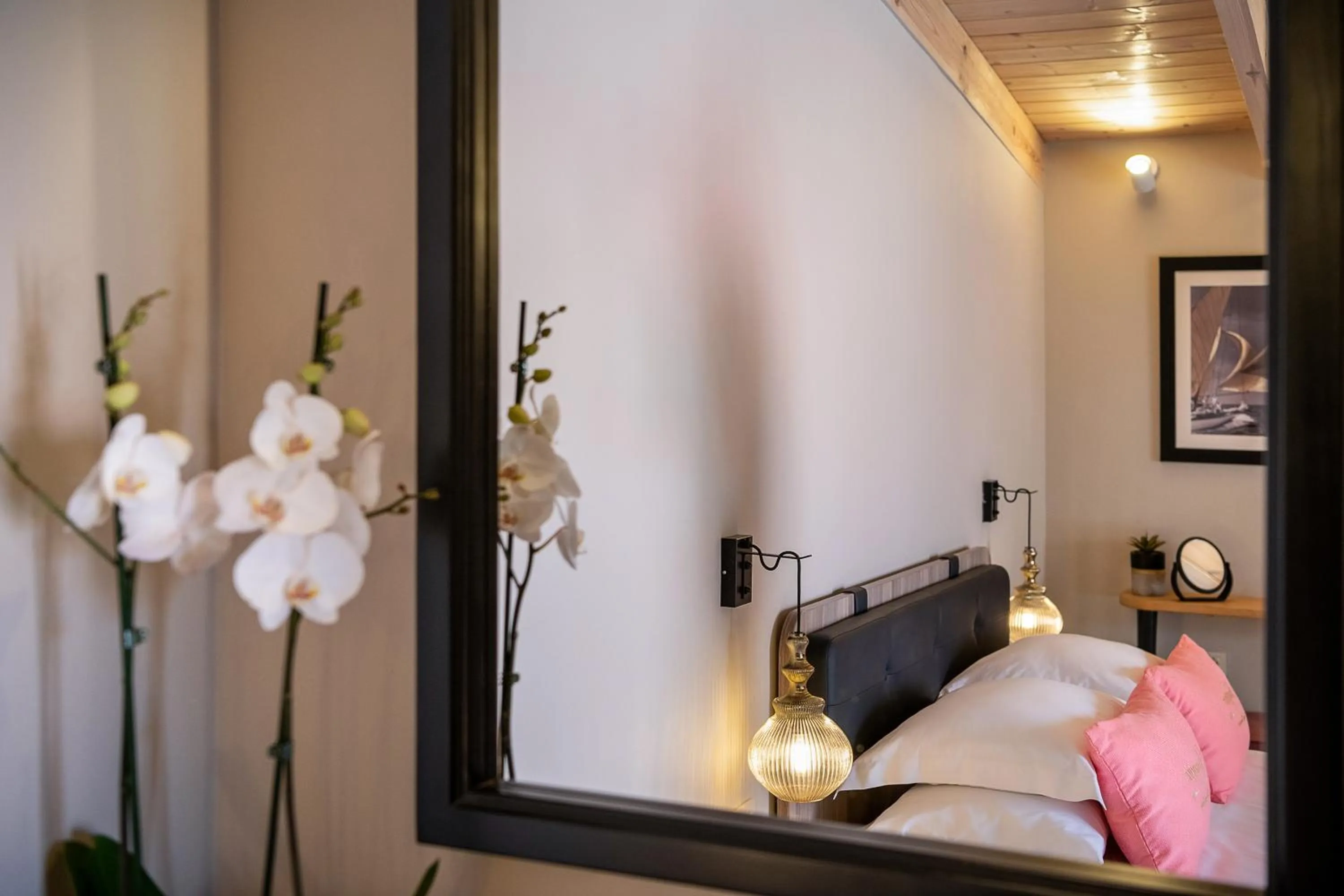 Photo of the whole room in Viaggio Elegant Rooms