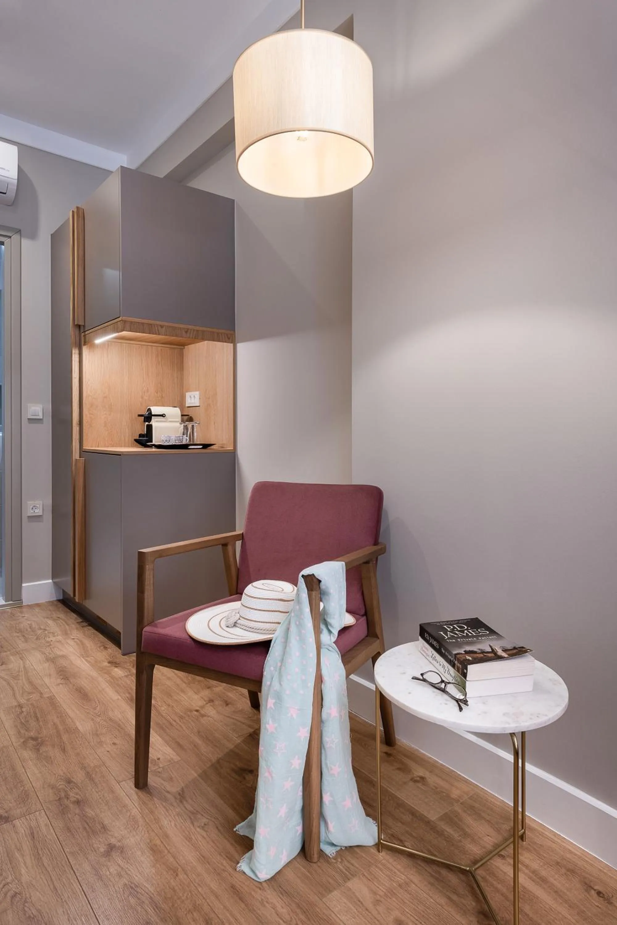 Seating area in Viaggio Elegant Rooms