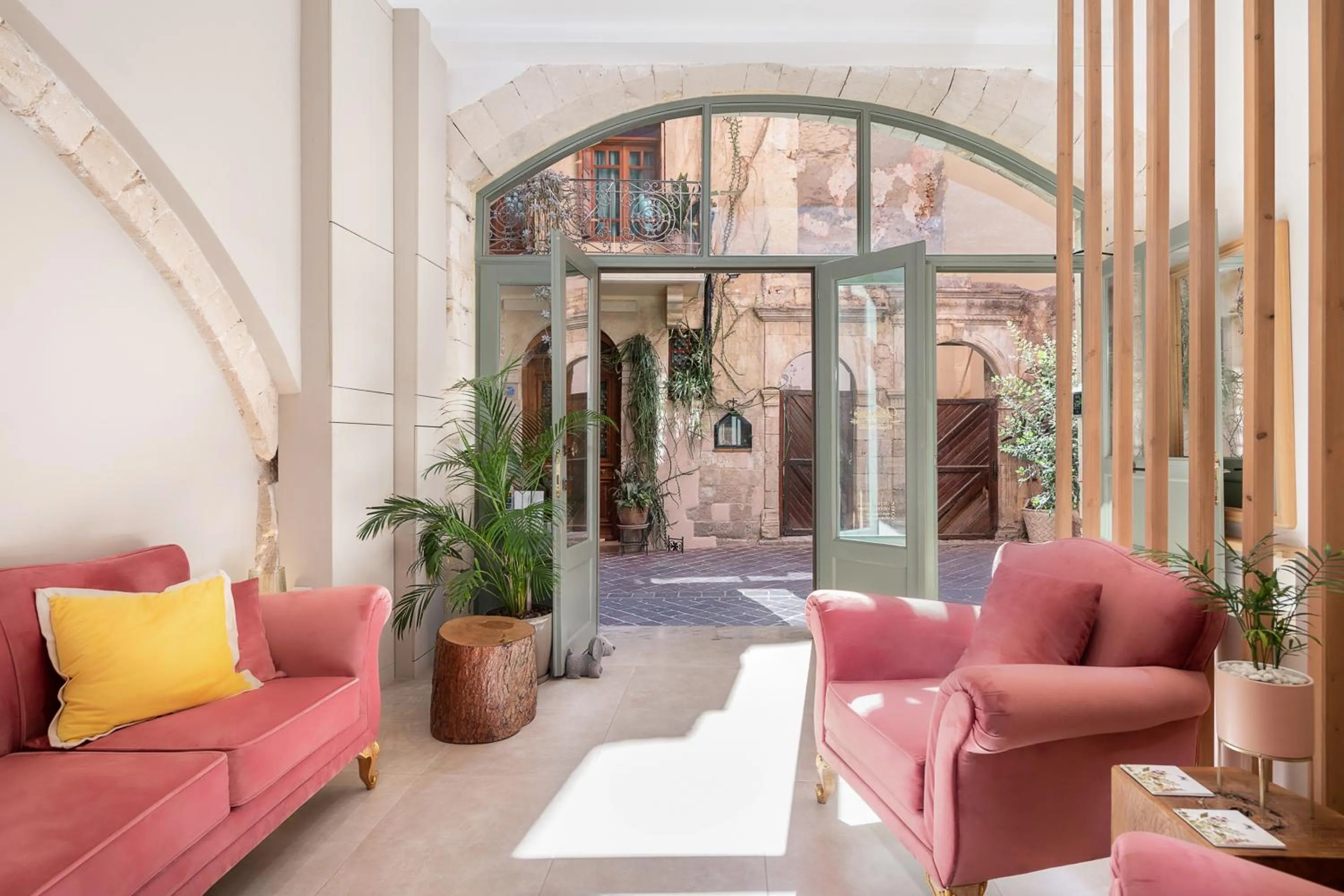 Lobby or reception in Viaggio Elegant Rooms