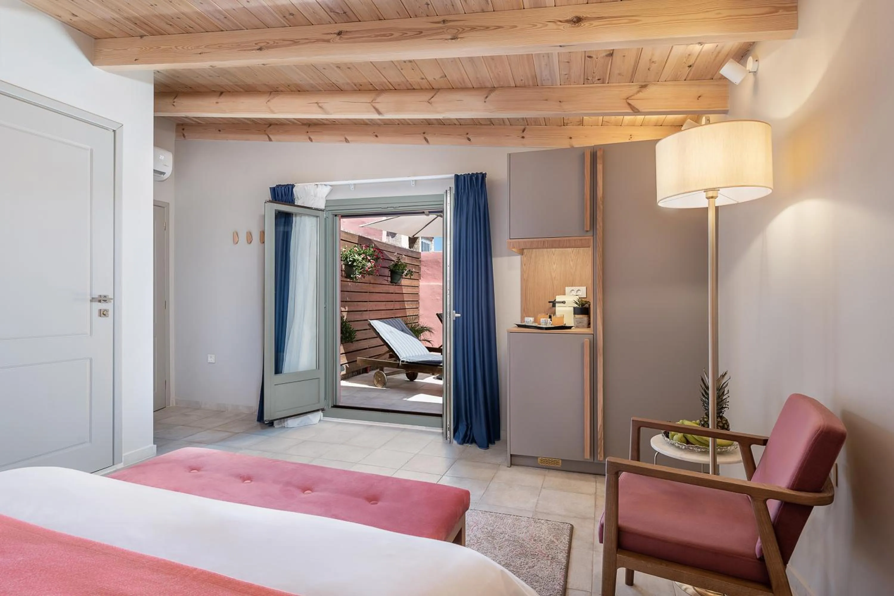 Photo of the whole room in Viaggio Elegant Rooms