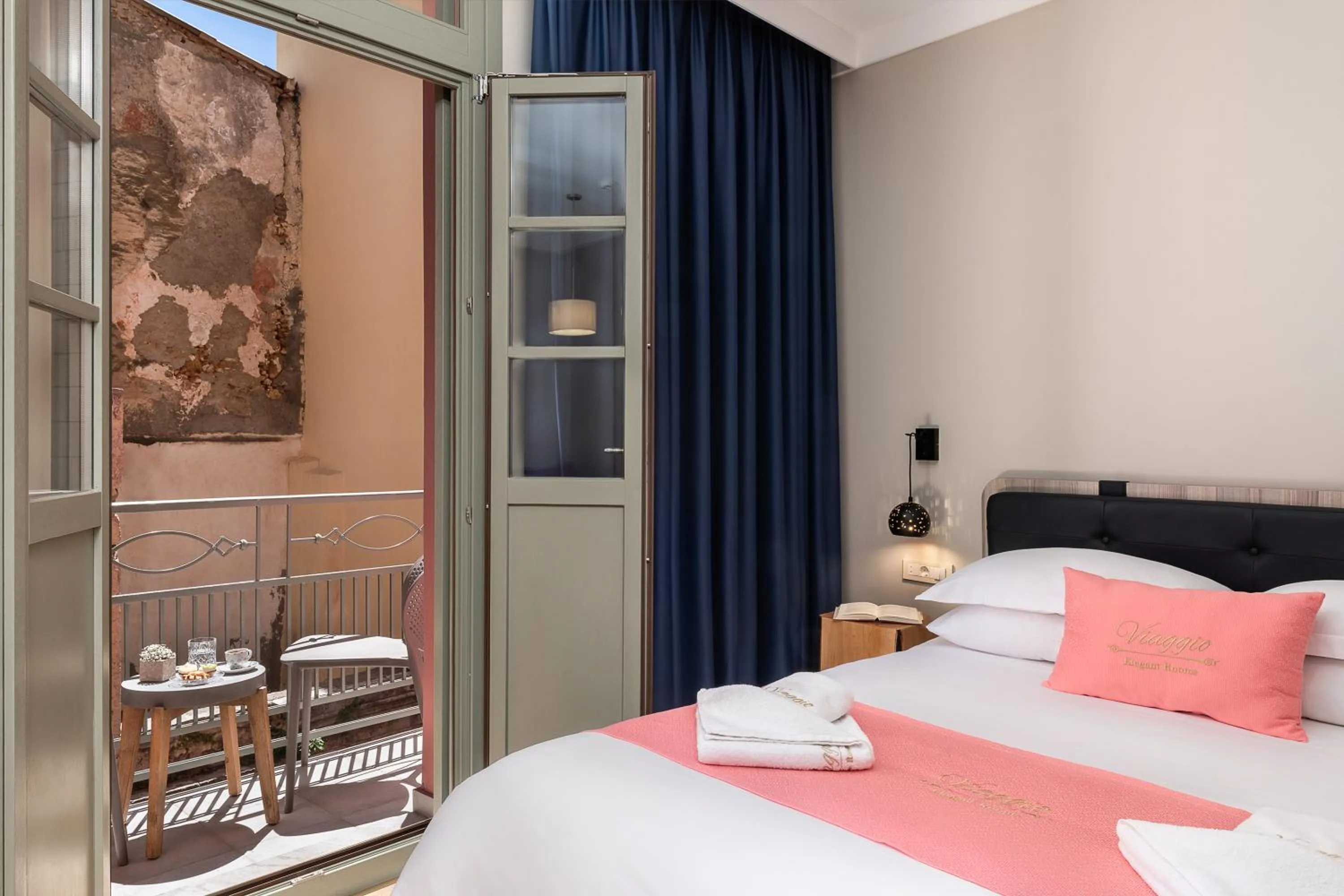 Photo of the whole room in Viaggio Elegant Rooms