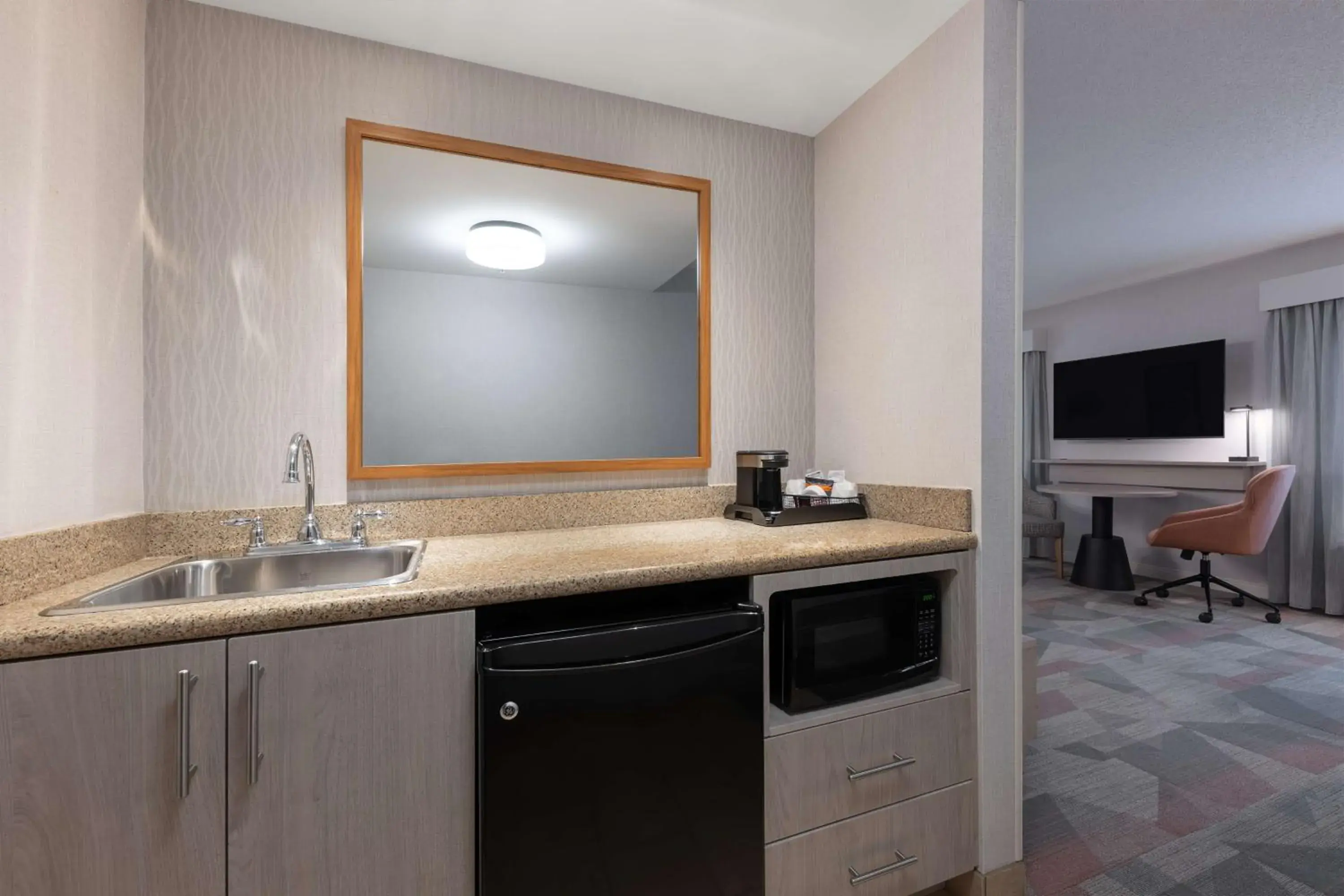 Photo of the whole room in Hampton Inn & Suites by Hilton Moncton Photo of the whole room in Hampton Inn & Suites by Hilton Moncton