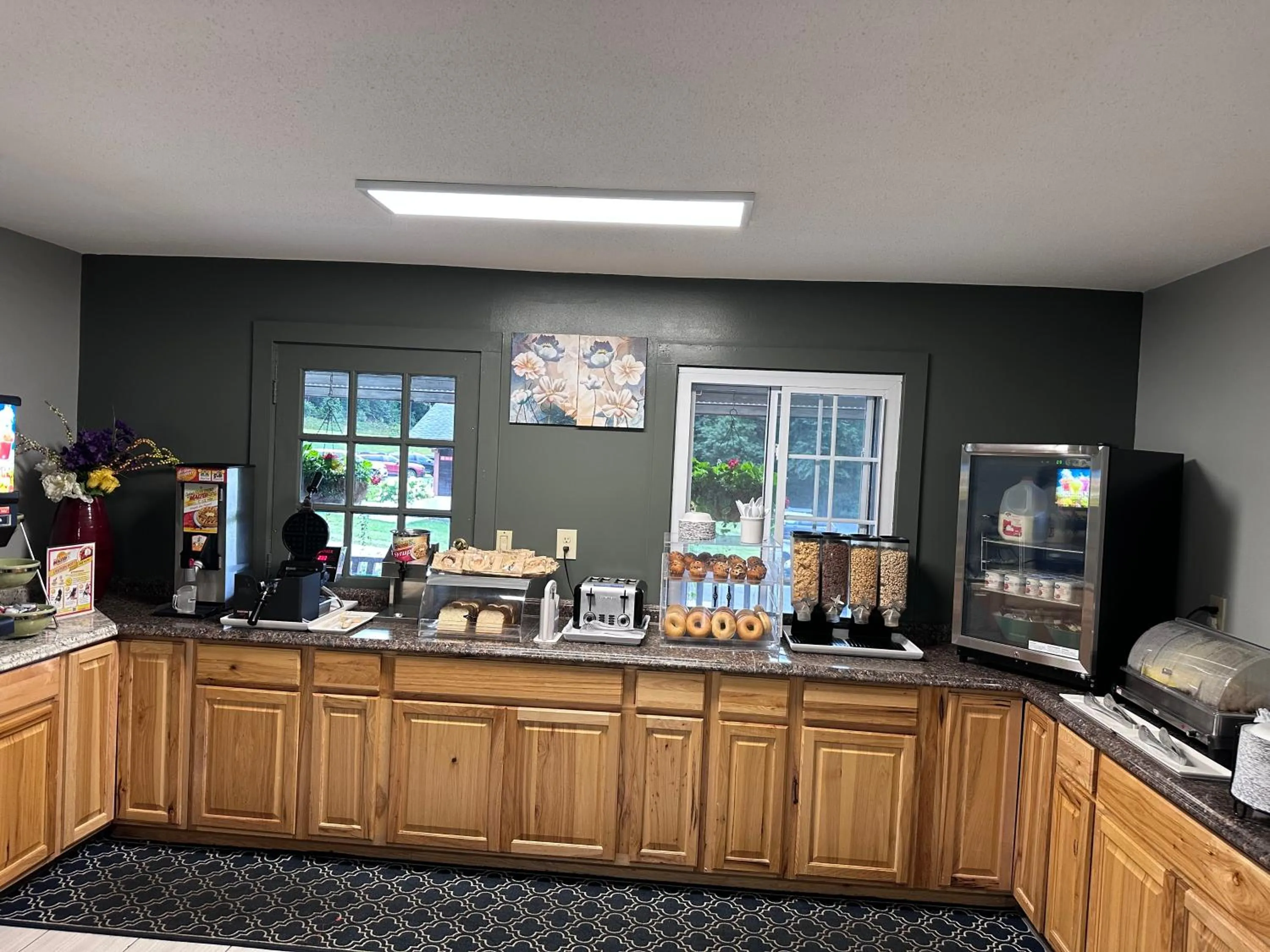 Breakfast in Swiss Chalets Village Inn