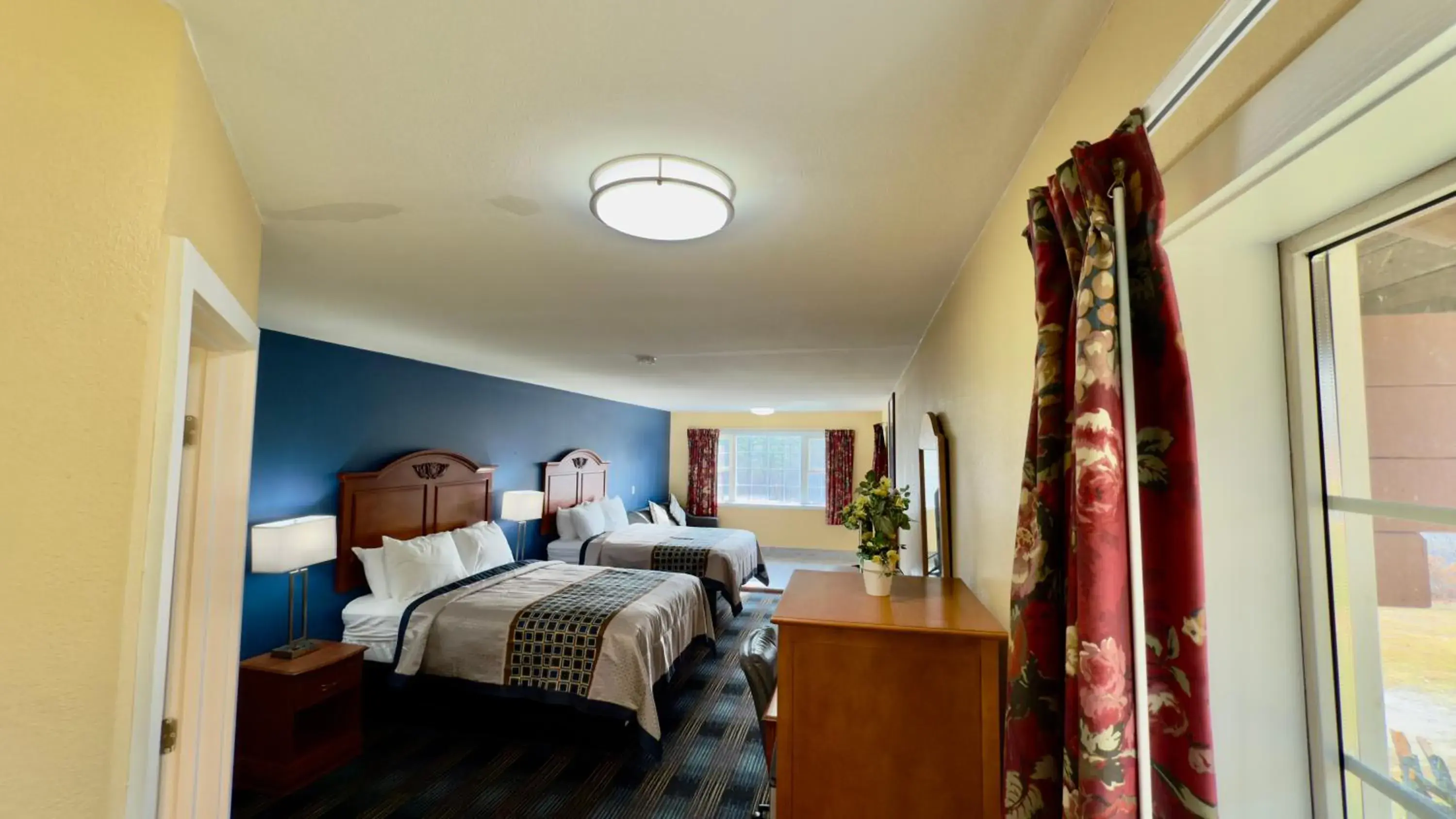 Swiss Chalets Village Inn Swiss Chalets Village Inn