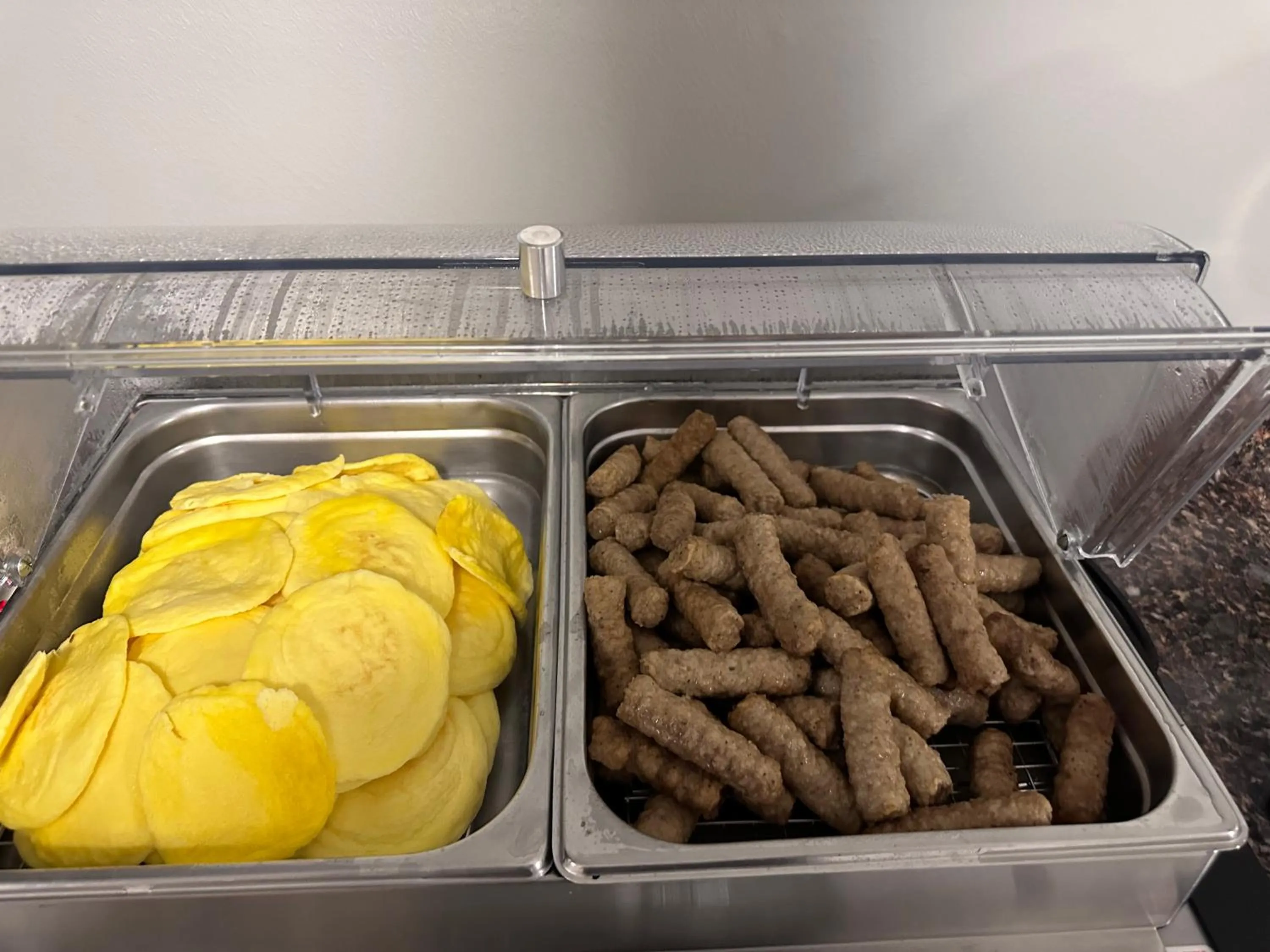 Buffet breakfast in Swiss Chalets Village Inn