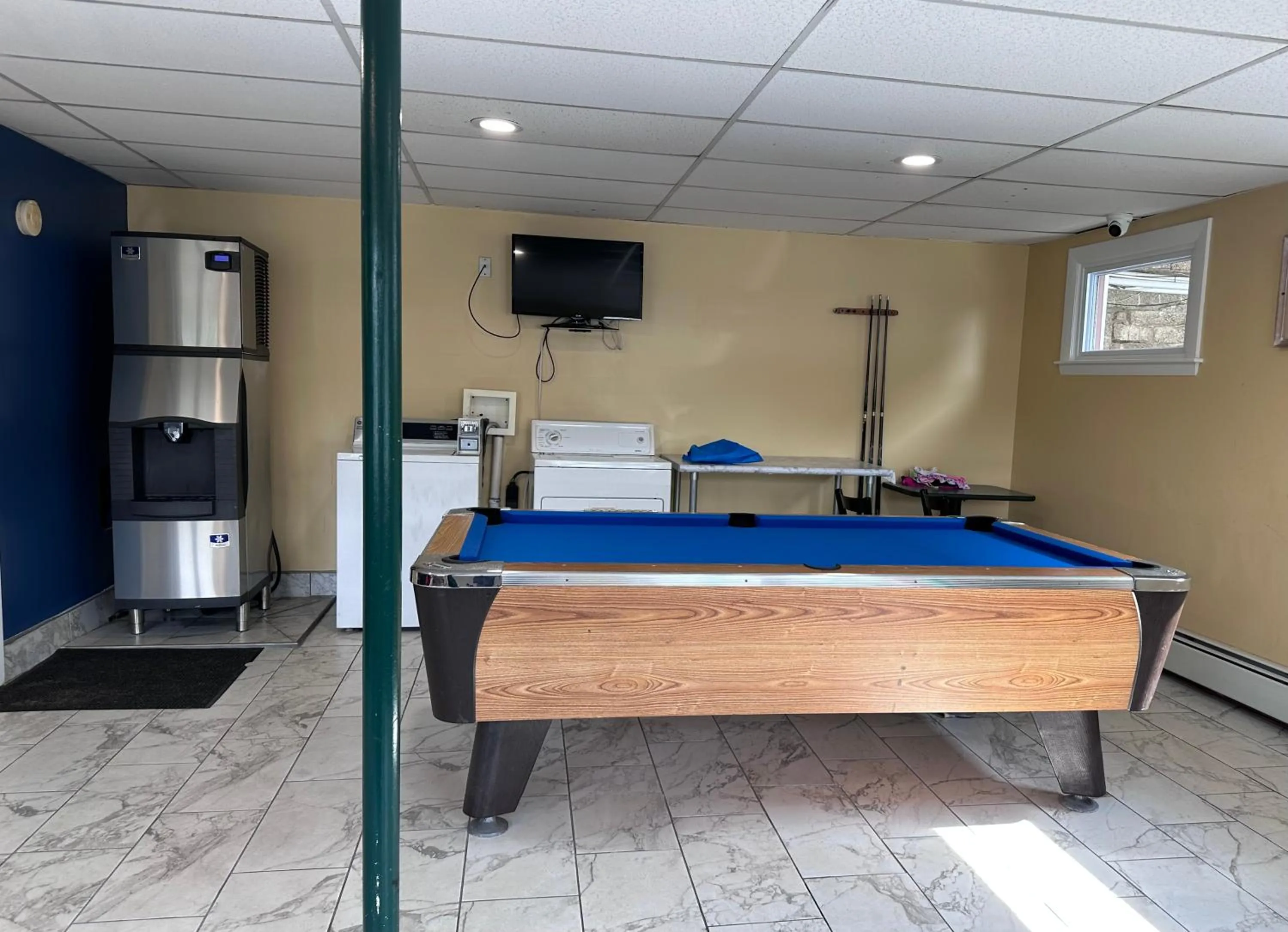 Game Room in Swiss Chalets Village Inn