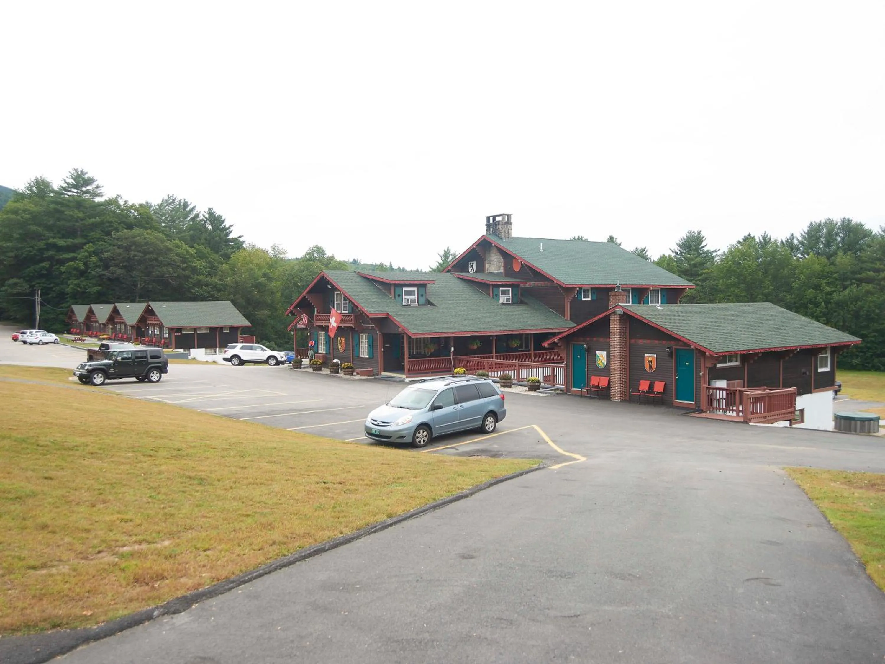 Mountain view in Swiss Chalets Village Inn