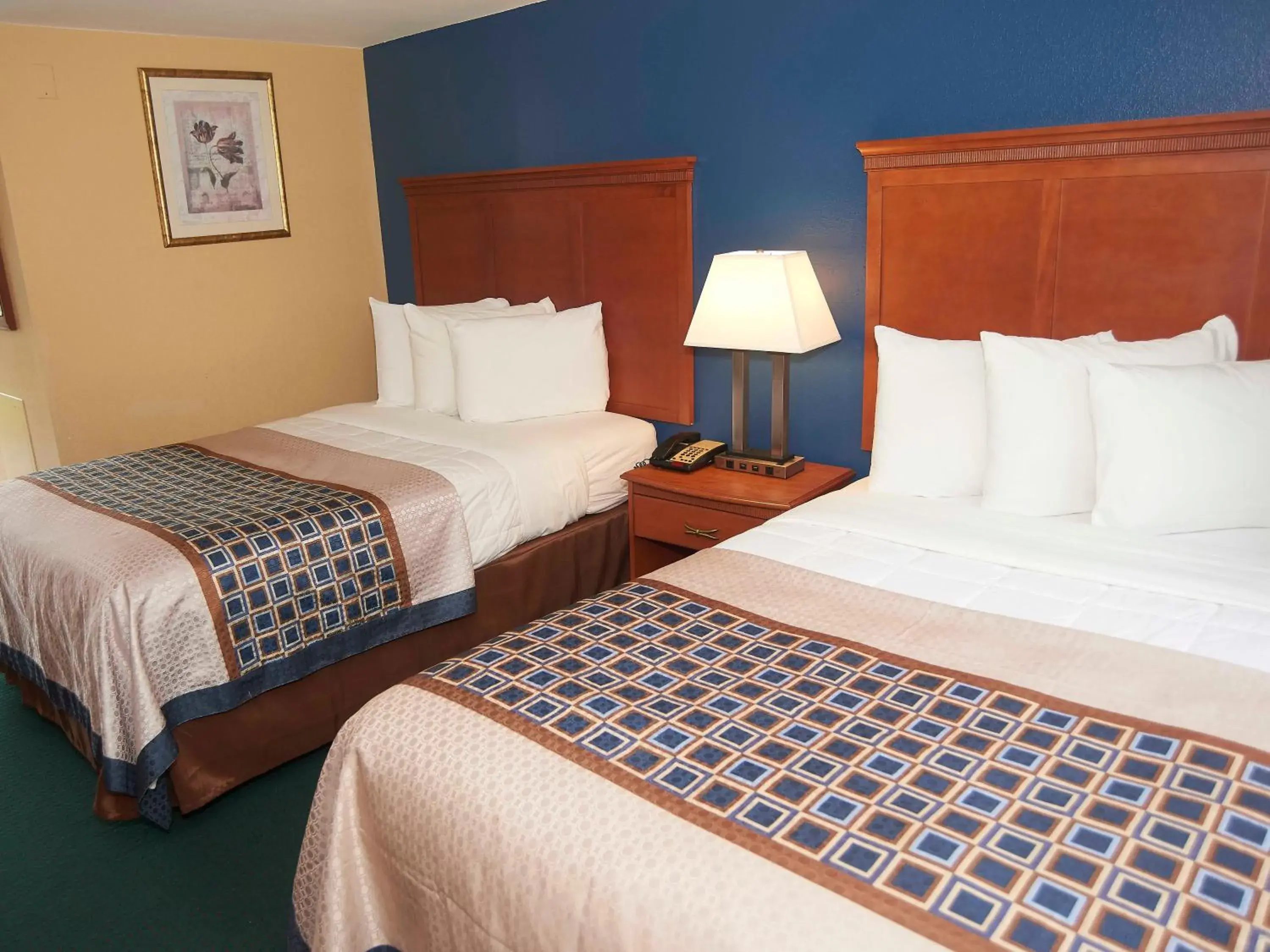 Double Room with Two Double Beds in Swiss Chalets Village Inn Double Room with Two Double Beds in Swiss Chalets Village Inn