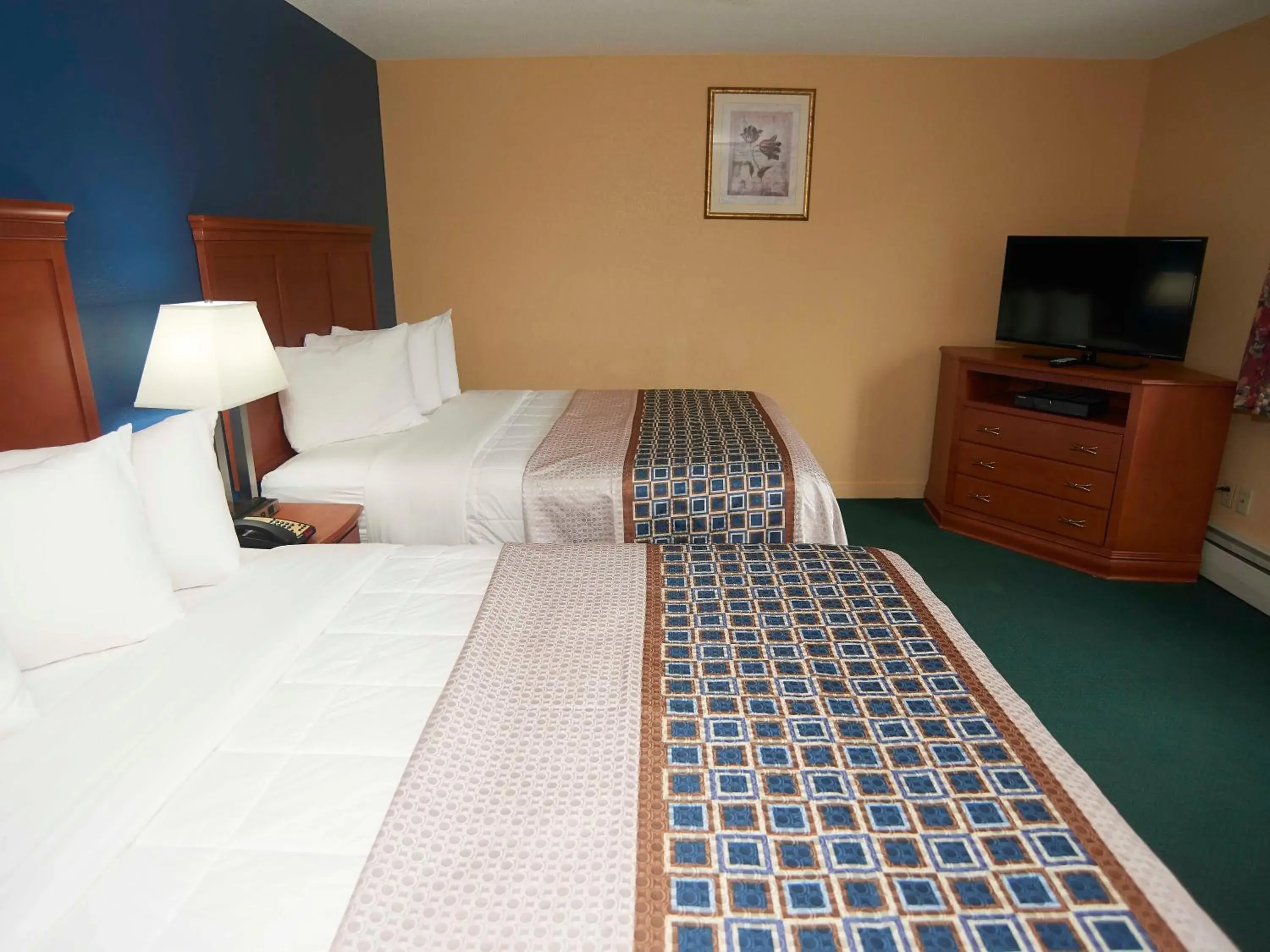 Swiss Chalets Village Inn Swiss Chalets Village Inn