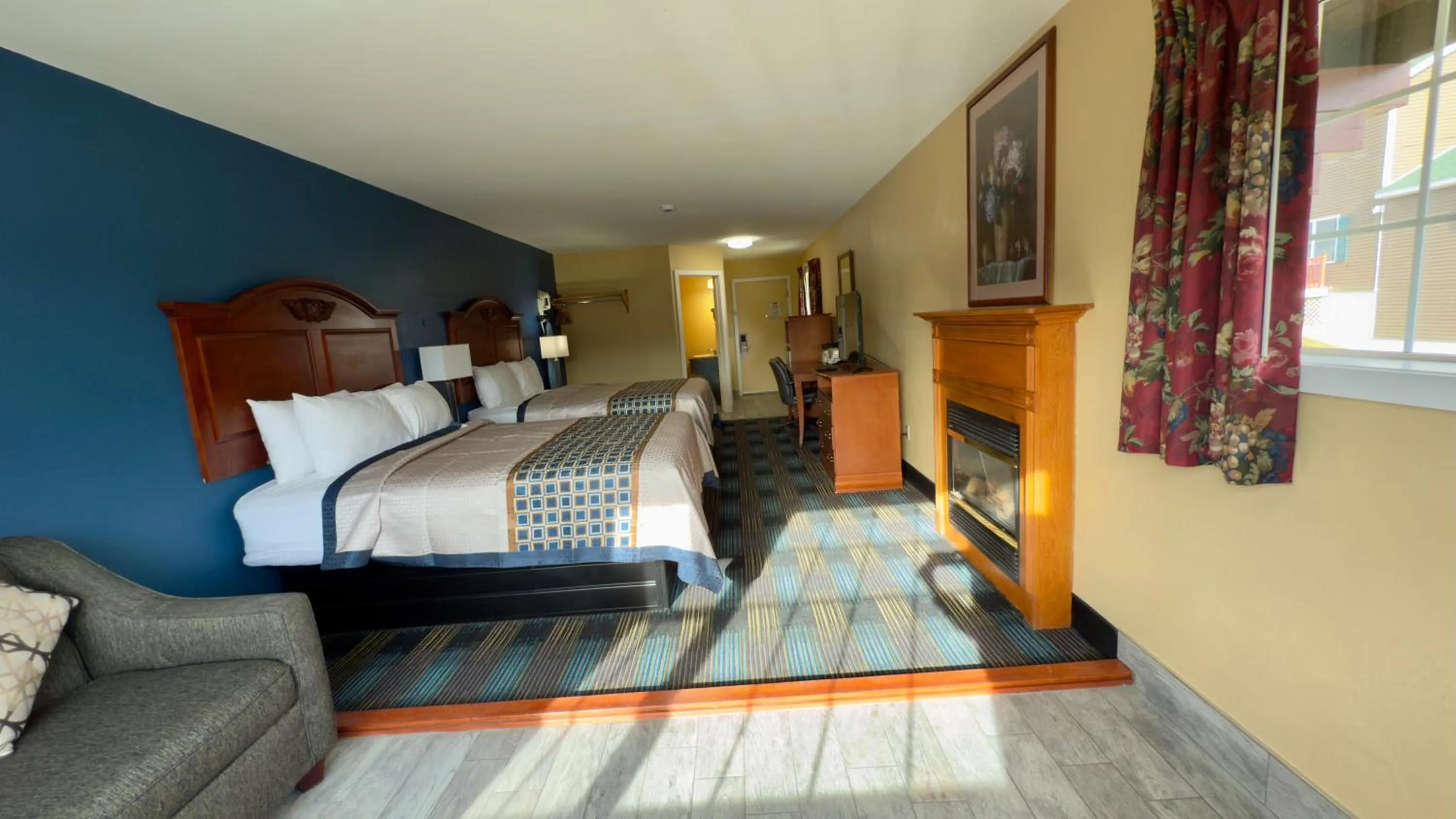 Bed in Swiss Chalets Village Inn