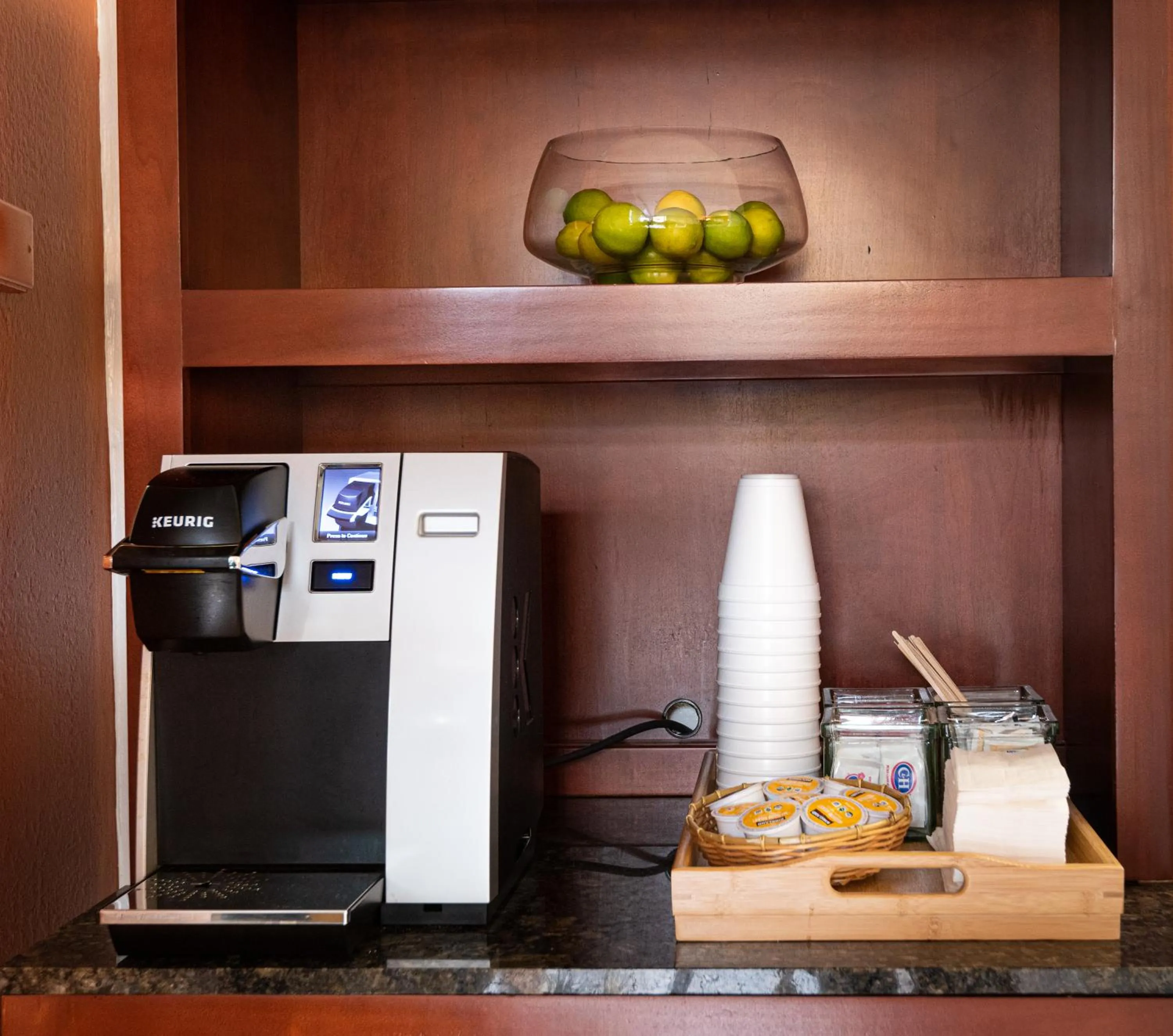 Coffee/tea facilities in Granada Inn