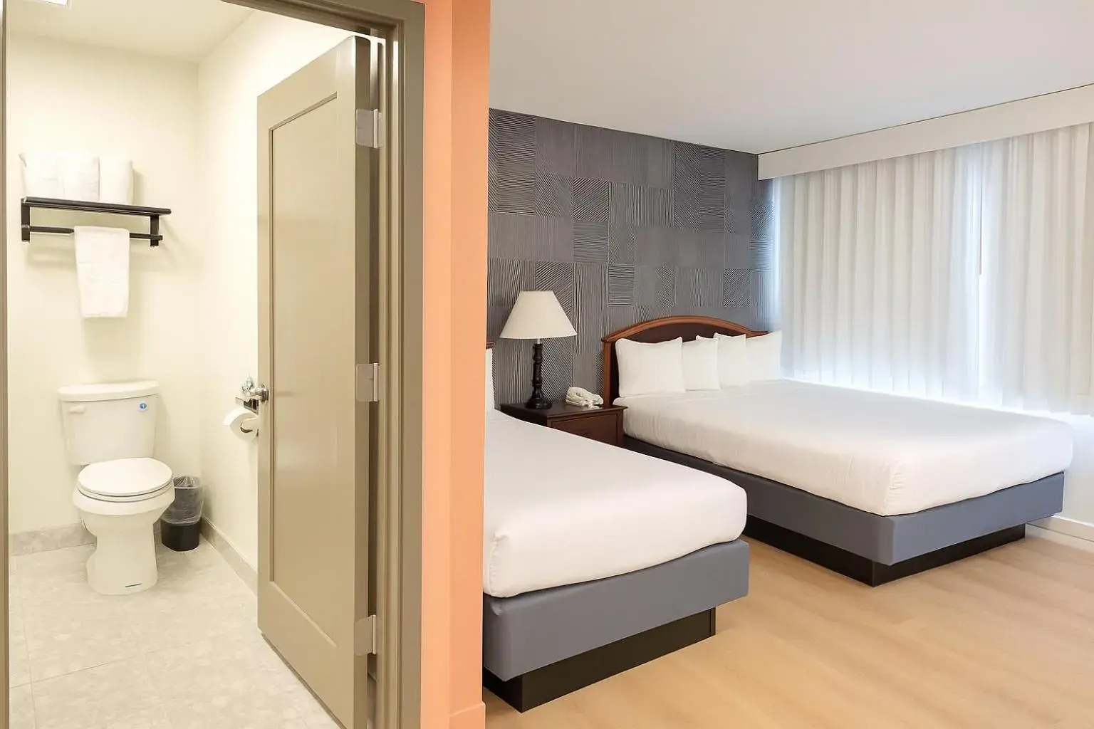 Photo of the whole room, Bed in Granada Inn Photo of the whole room, Bed in Granada Inn