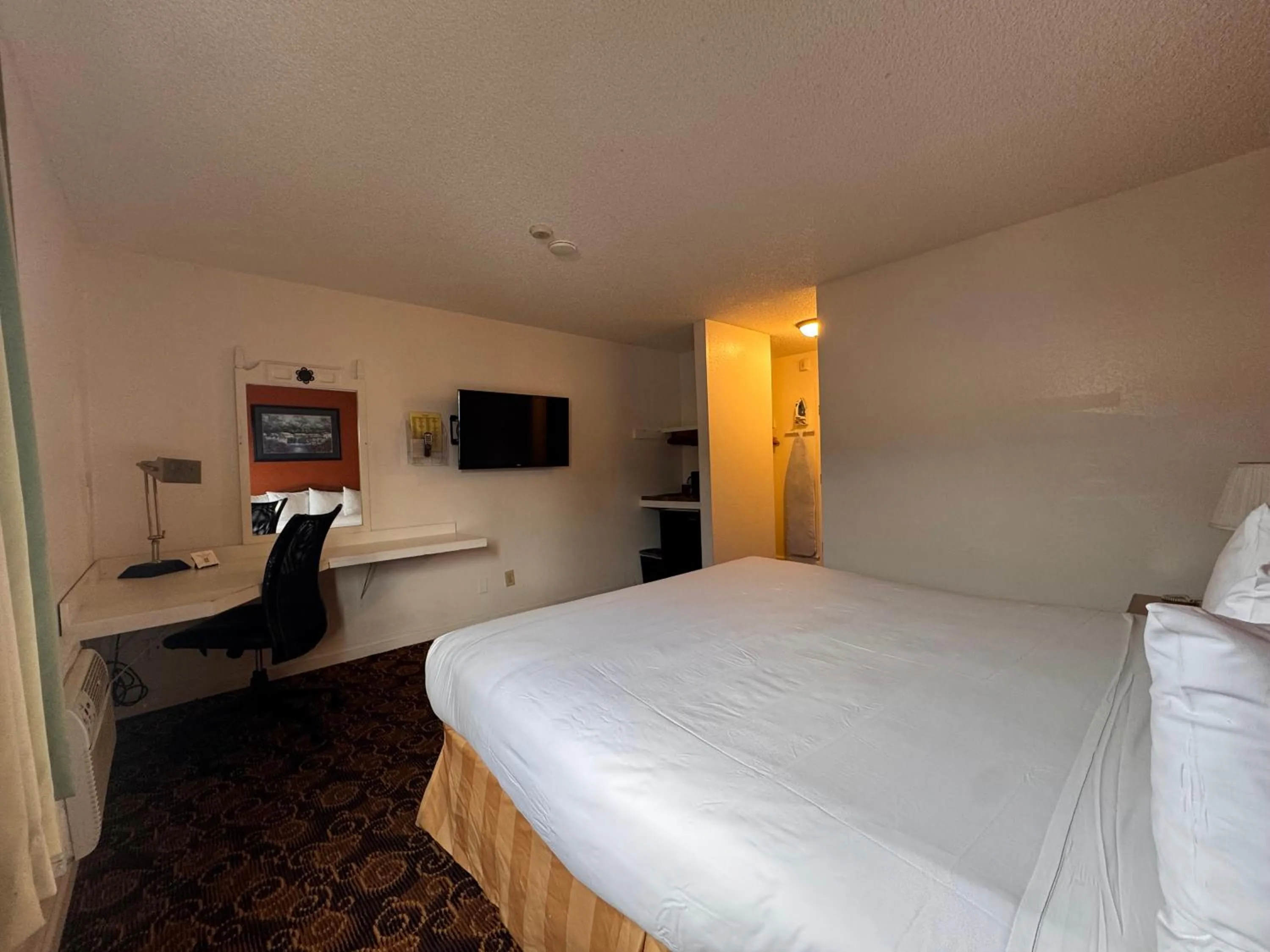 TV and multimedia, Bed in Granada Inn