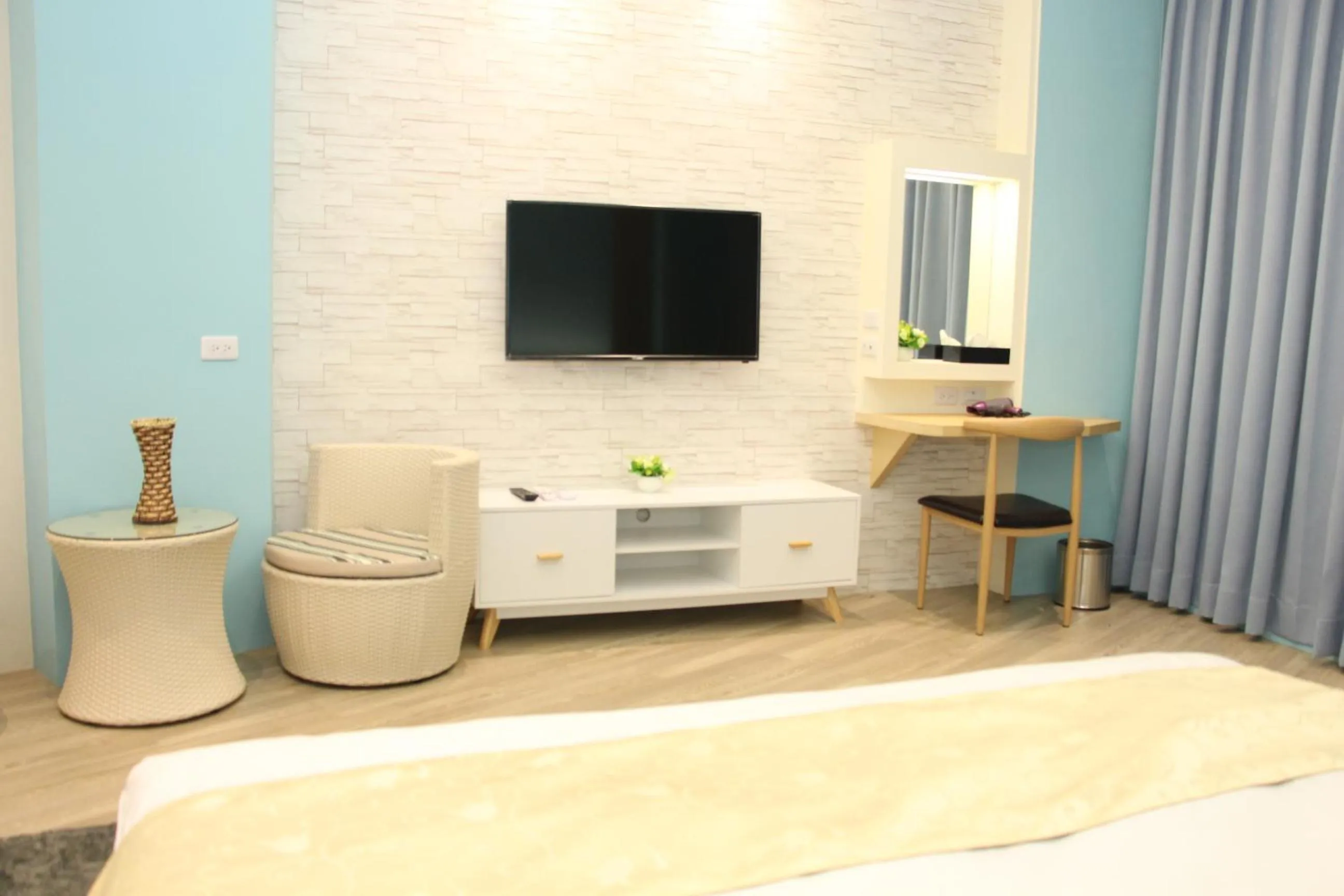 Photo of the whole room, Bed in 良辰暖居