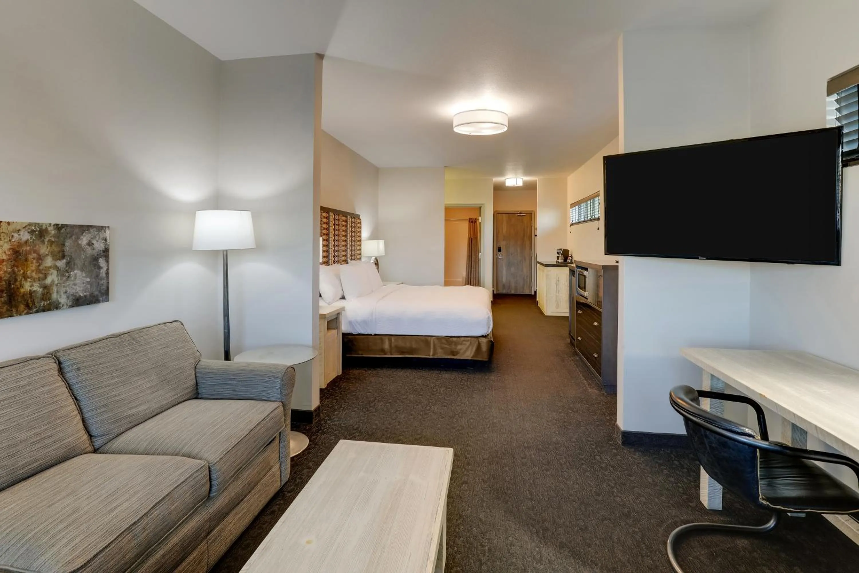 Bed in Stoney Creek Hotel Tulsa - Broken Arrow