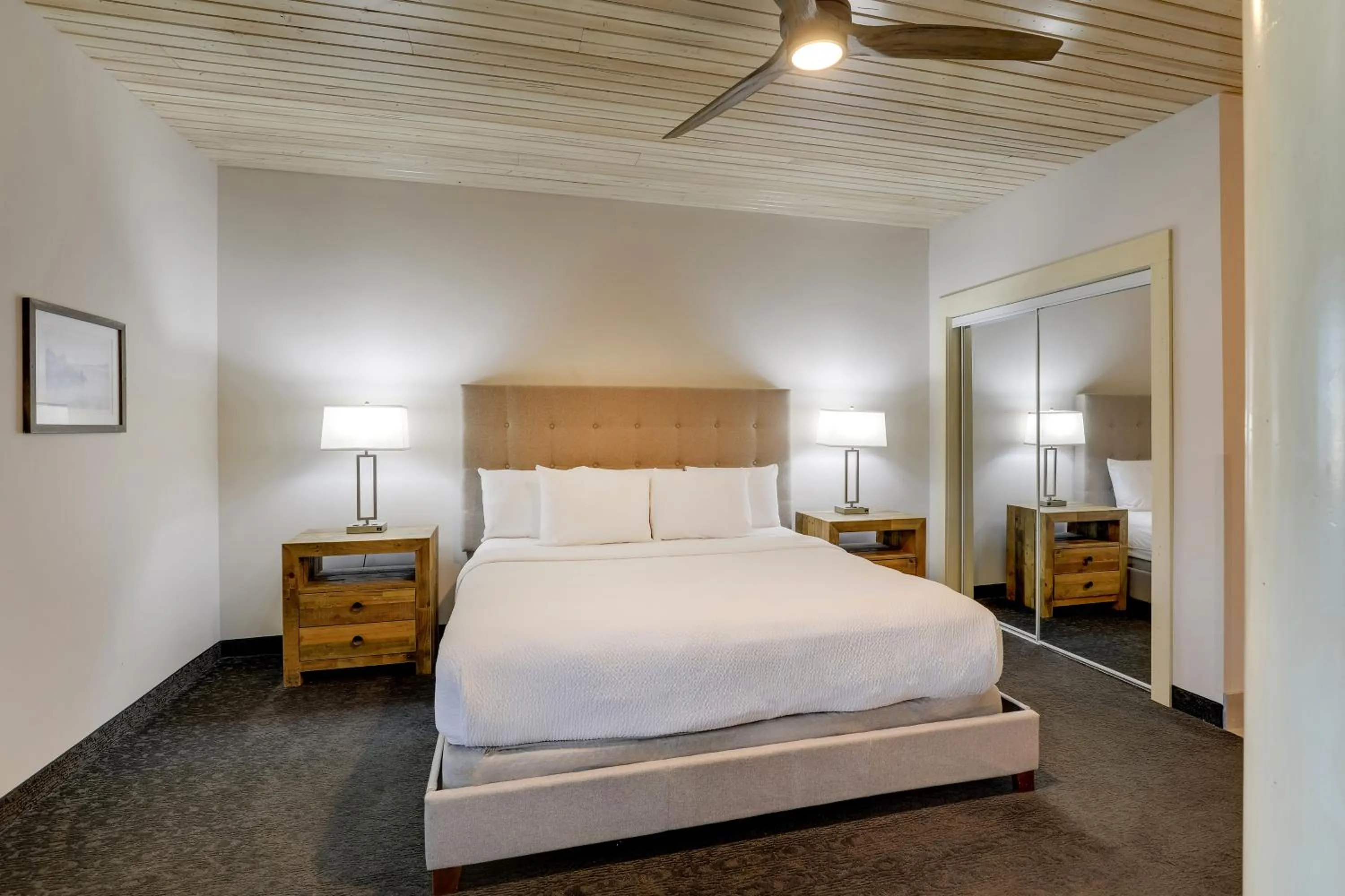 Bed in Stoney Creek Hotel Tulsa - Broken Arrow