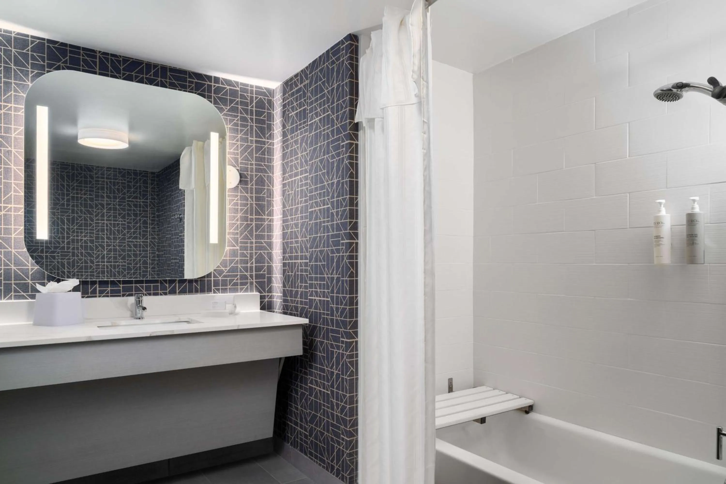 Bathroom in Homewood Suites by Hilton Richmond - Airport