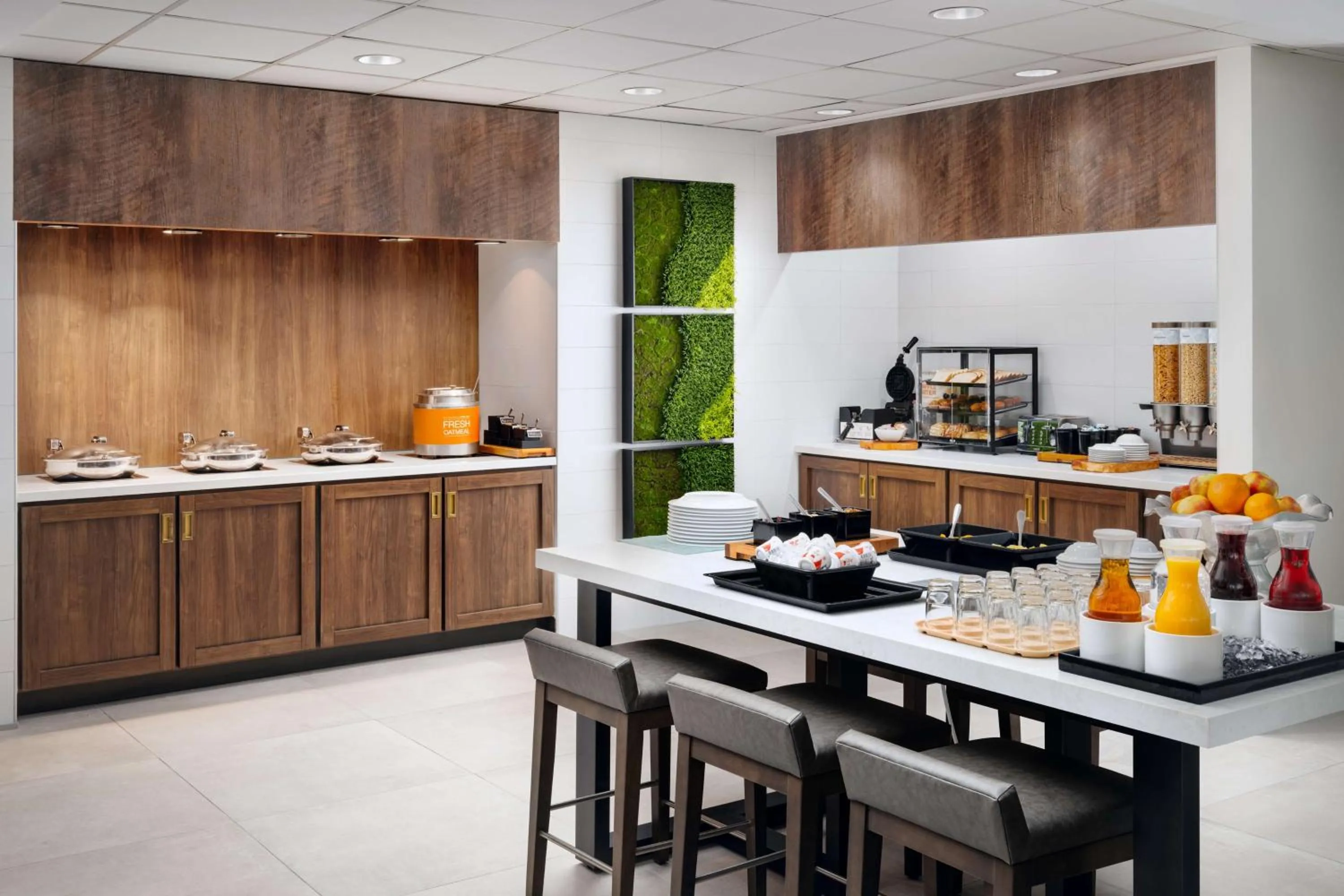 Breakfast in Hilton Garden Inn Huntsville South/Redstone Arsenal