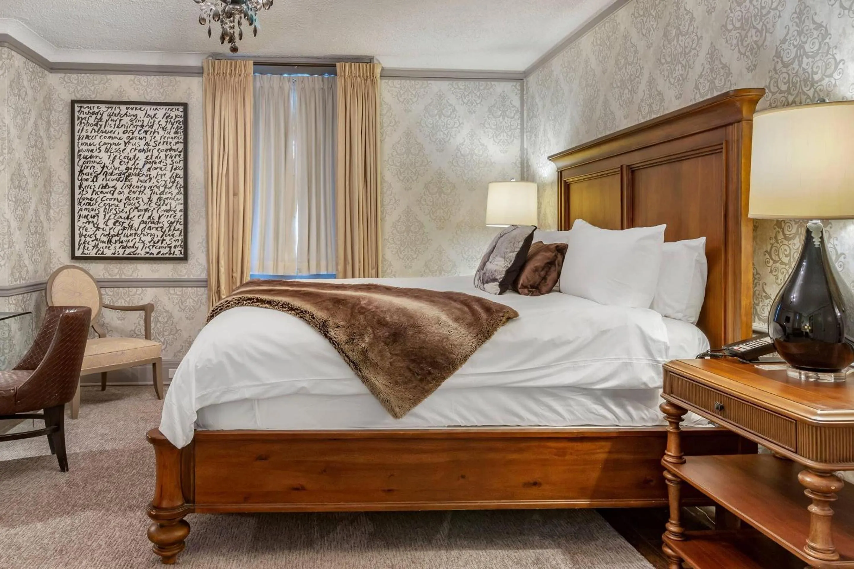 Bedroom, Bed in The Fort Garry Hotel, Spa and Conference Centre, an Ascend Collection Hotel