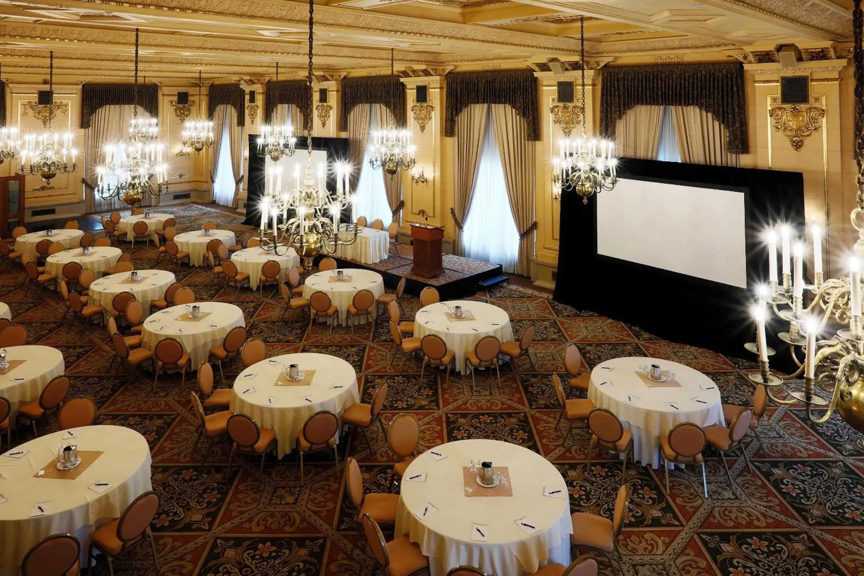 The Fort Garry Hotel, Spa and Conference Centre, an Ascend Collection Hotel The Fort Garry Hotel, Spa and Conference Centre, an Ascend Collection Hotel