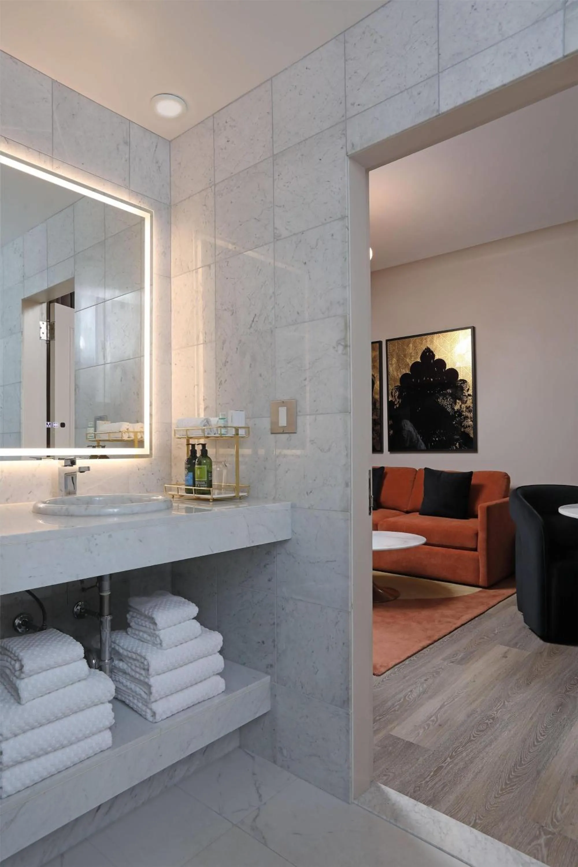 Bedroom in The Fort Garry Hotel, Spa and Conference Centre, an Ascend Collection Hotel