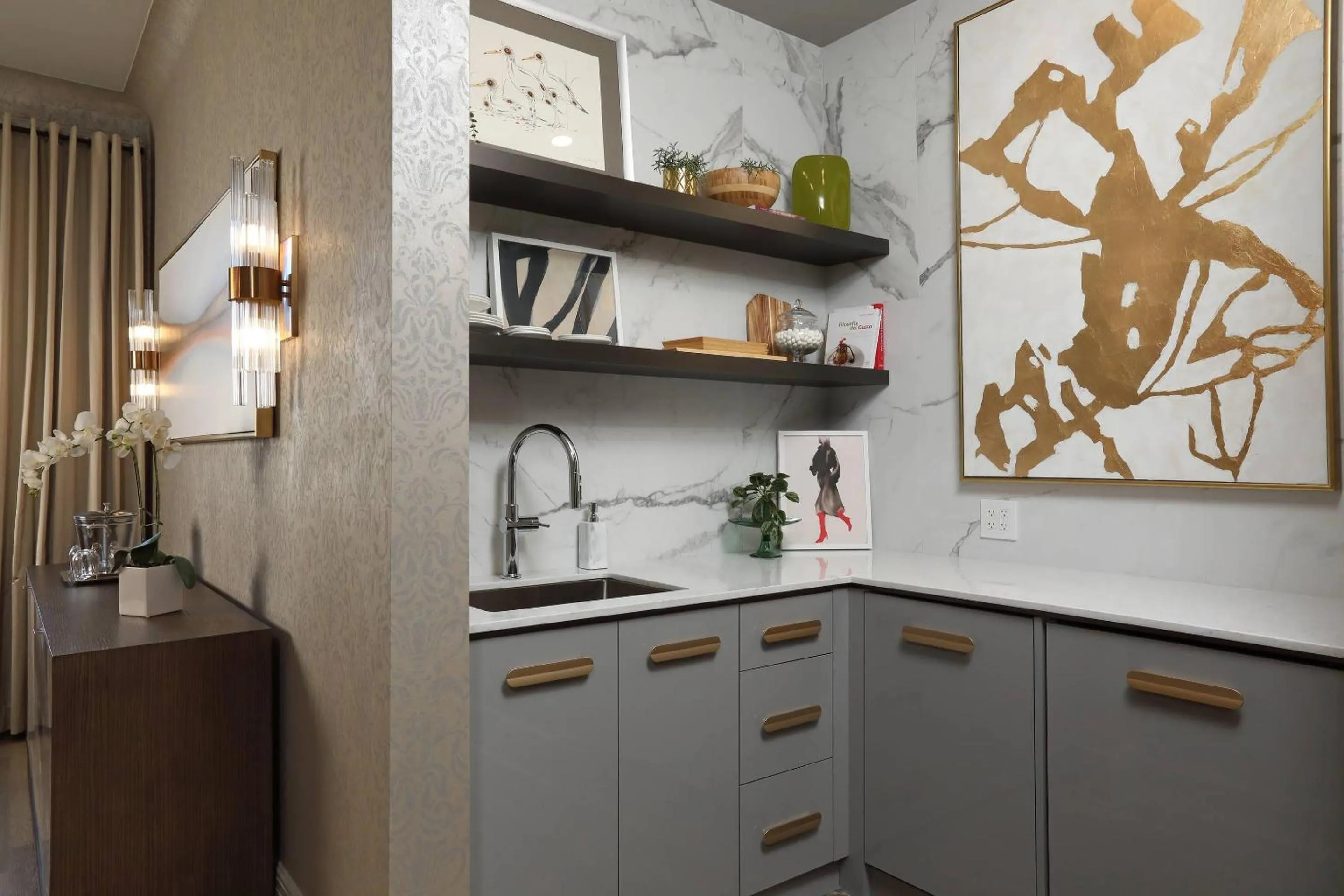 Bedroom in The Fort Garry Hotel, Spa and Conference Centre, an Ascend Collection Hotel