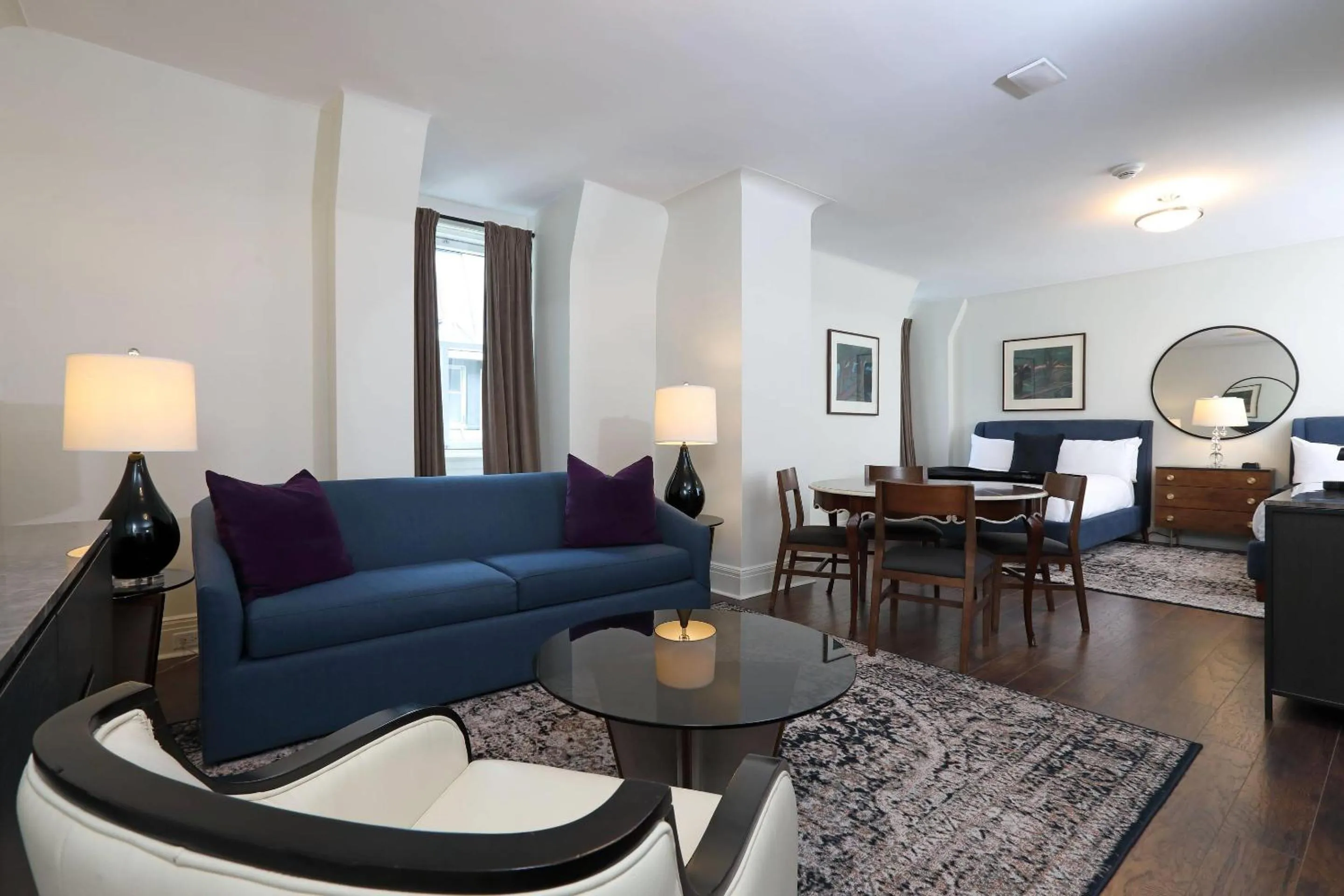 Bedroom in The Fort Garry Hotel, Spa and Conference Centre, an Ascend Collection Hotel