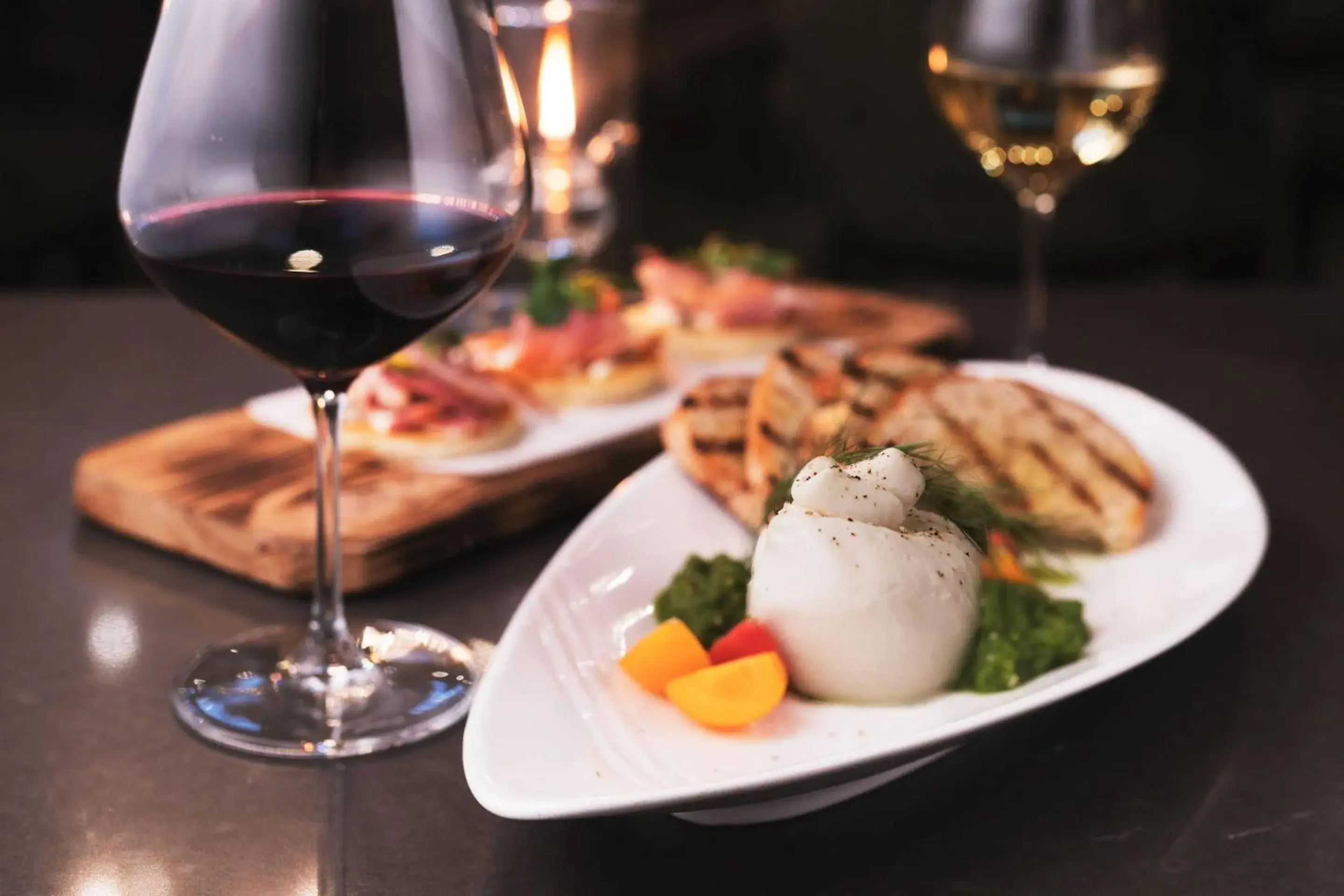 Restaurant/places to eat in The Fort Garry Hotel, Spa and Conference Centre, an Ascend Collection Hotel Restaurant/places to eat in The Fort Garry Hotel, Spa and Conference Centre, an Ascend Collection Hotel