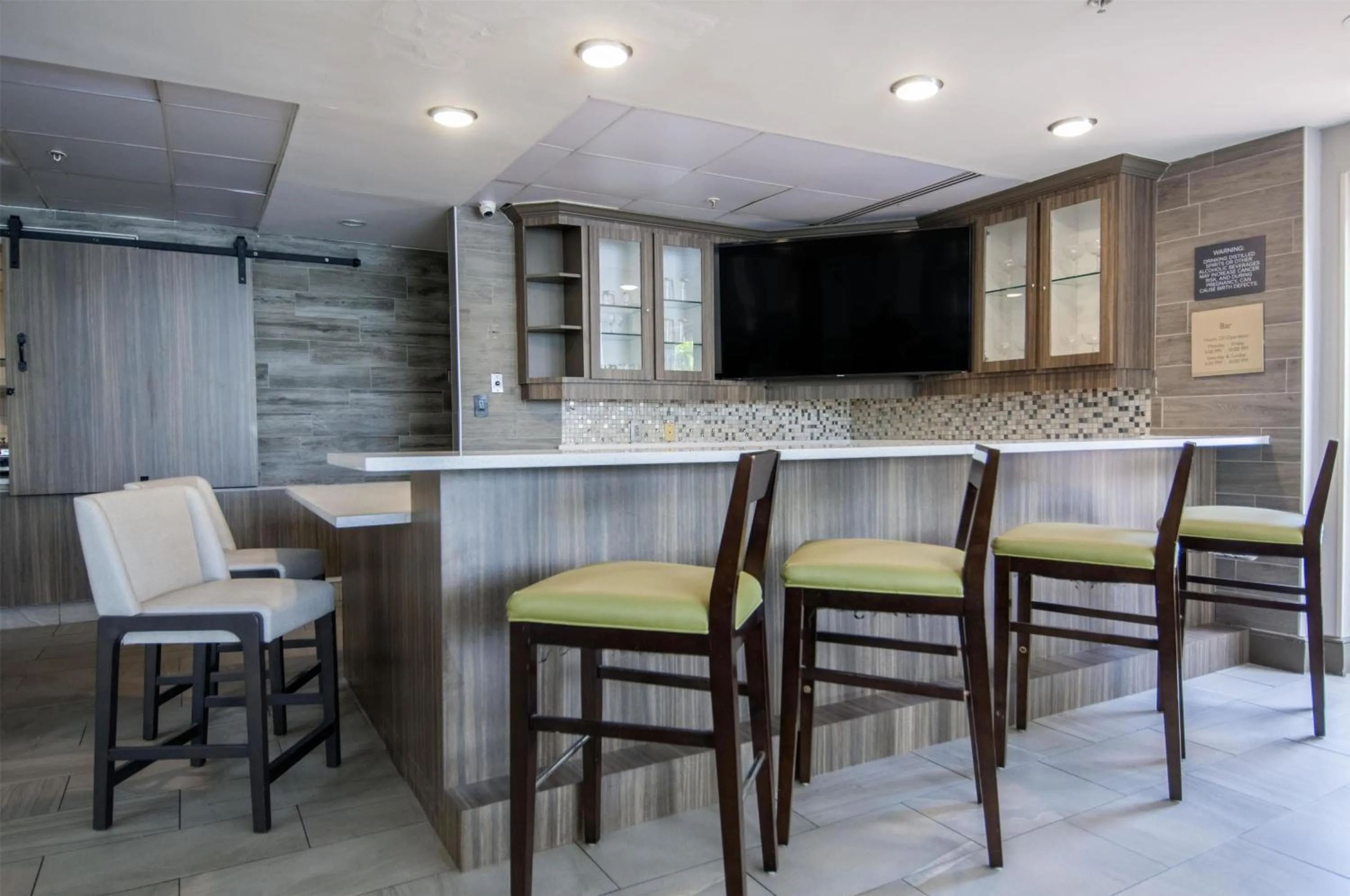 Lounge or bar in Hilton Garden Inn Hattiesburg