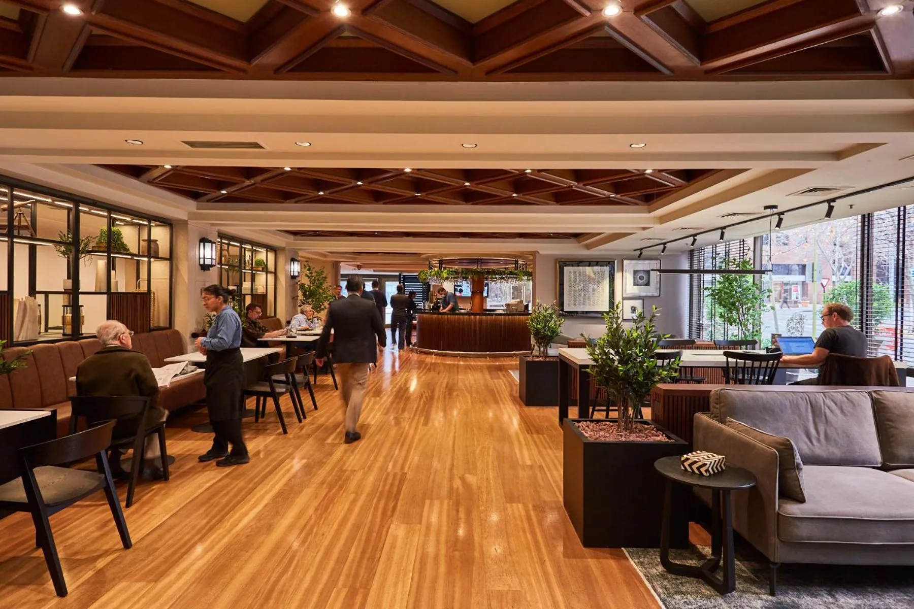 Restaurant/places to eat in Plaza El Bosque Ebro