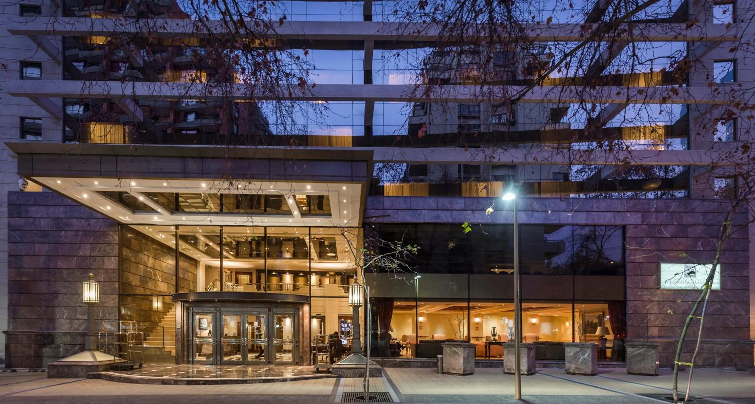 Facade/entrance in Plaza El Bosque Ebro